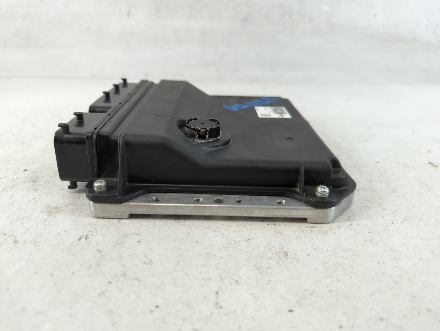 2015-2017 Lexus Ct200h PCM Engine Control Computer ECU ECM PCU OEM P/N:89661-76161 Fits Fits 2015 2016 2017 OEM Used Auto Parts - Oemusedautoparts1.com