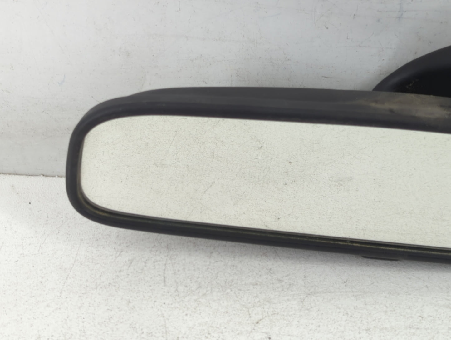 2007 Hyundai Entourage Interior Rear View Mirror Replacement OEM P/N:E4022143 Fits OEM Used Auto Parts