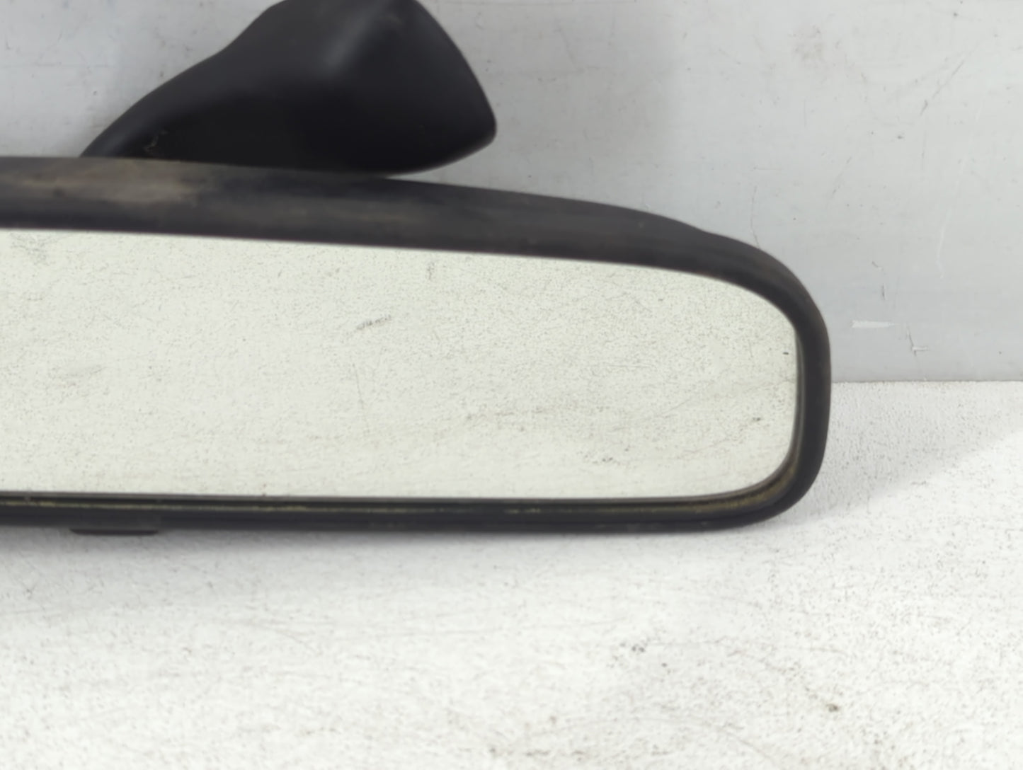 2007 Hyundai Entourage Interior Rear View Mirror Replacement OEM P/N:E4022143 Fits OEM Used Auto Parts