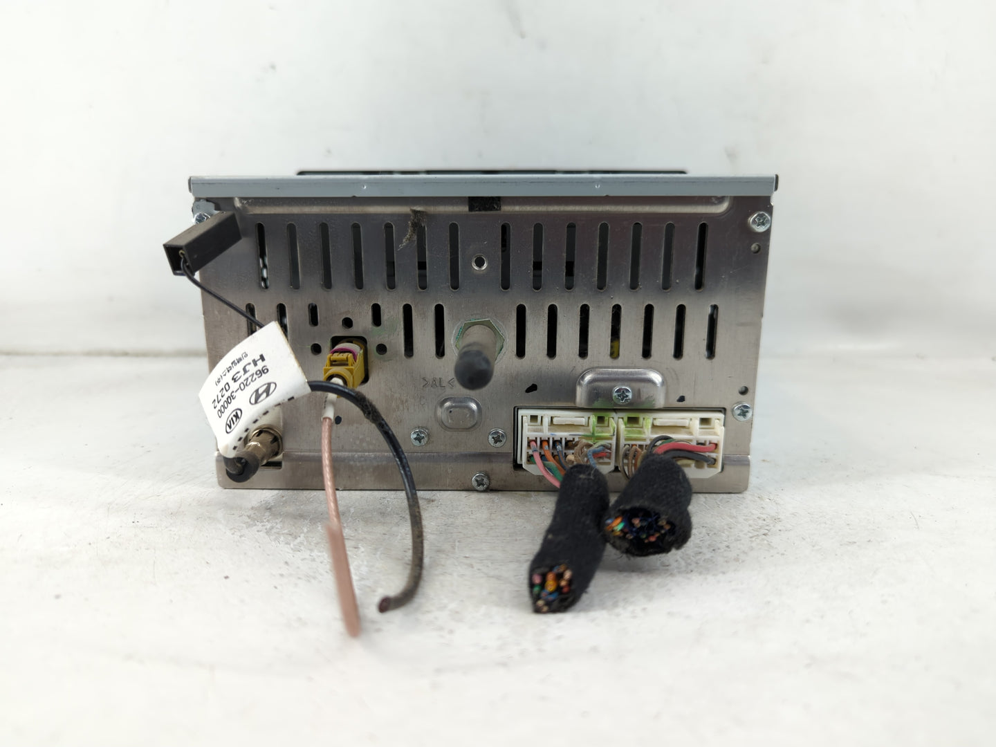 2012-2014 Hyundai Sonata Radio AM FM Cd Player Receiver Replacement P/N:96180-3Q700 Fits Fits 2012 2013 2014 OEM Used Auto Parts - Oemusedautoparts1.com