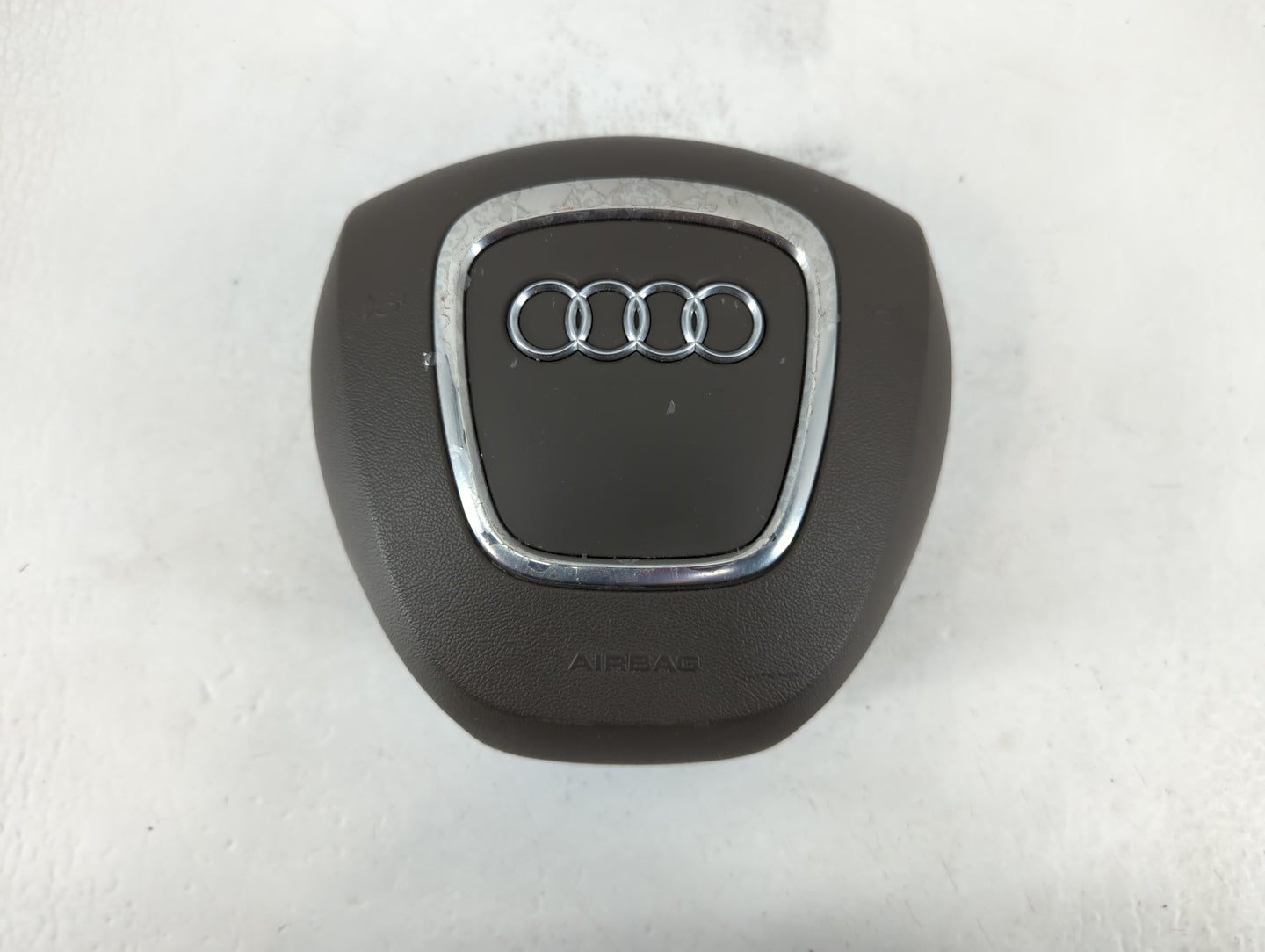 2009-2012 Audi Q5 Air Bag Driver Left Steering Wheel Mounted P/N:8R0 880 201 A Fits Fits 2009 2010 2011 2012 OEM Used Auto Parts - Oemusedautoparts1.com