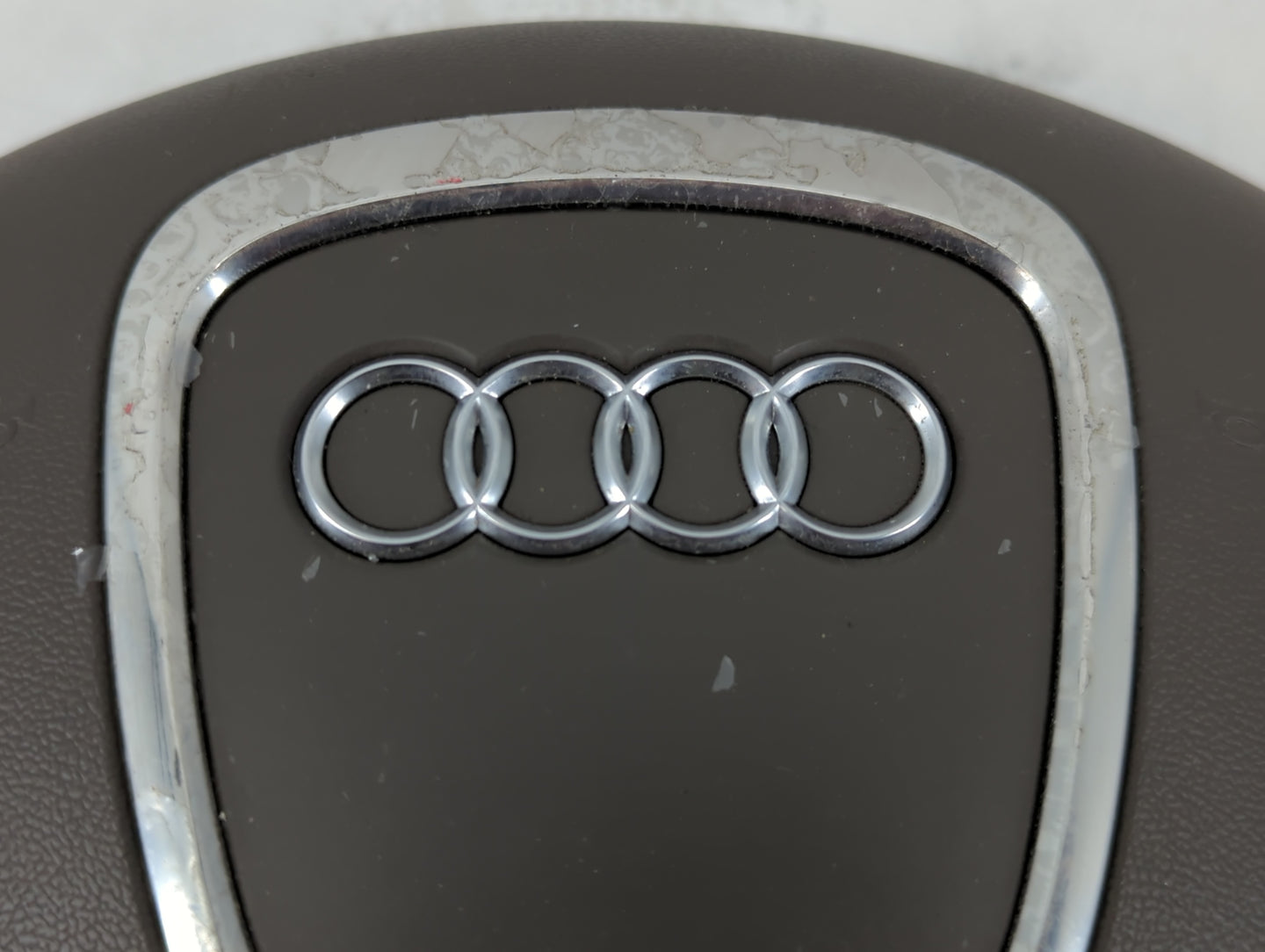2009-2012 Audi Q5 Air Bag Driver Left Steering Wheel Mounted P/N:8R0 880 201 A Fits Fits 2009 2010 2011 2012 OEM Used Auto Parts - Oemusedautoparts1.com