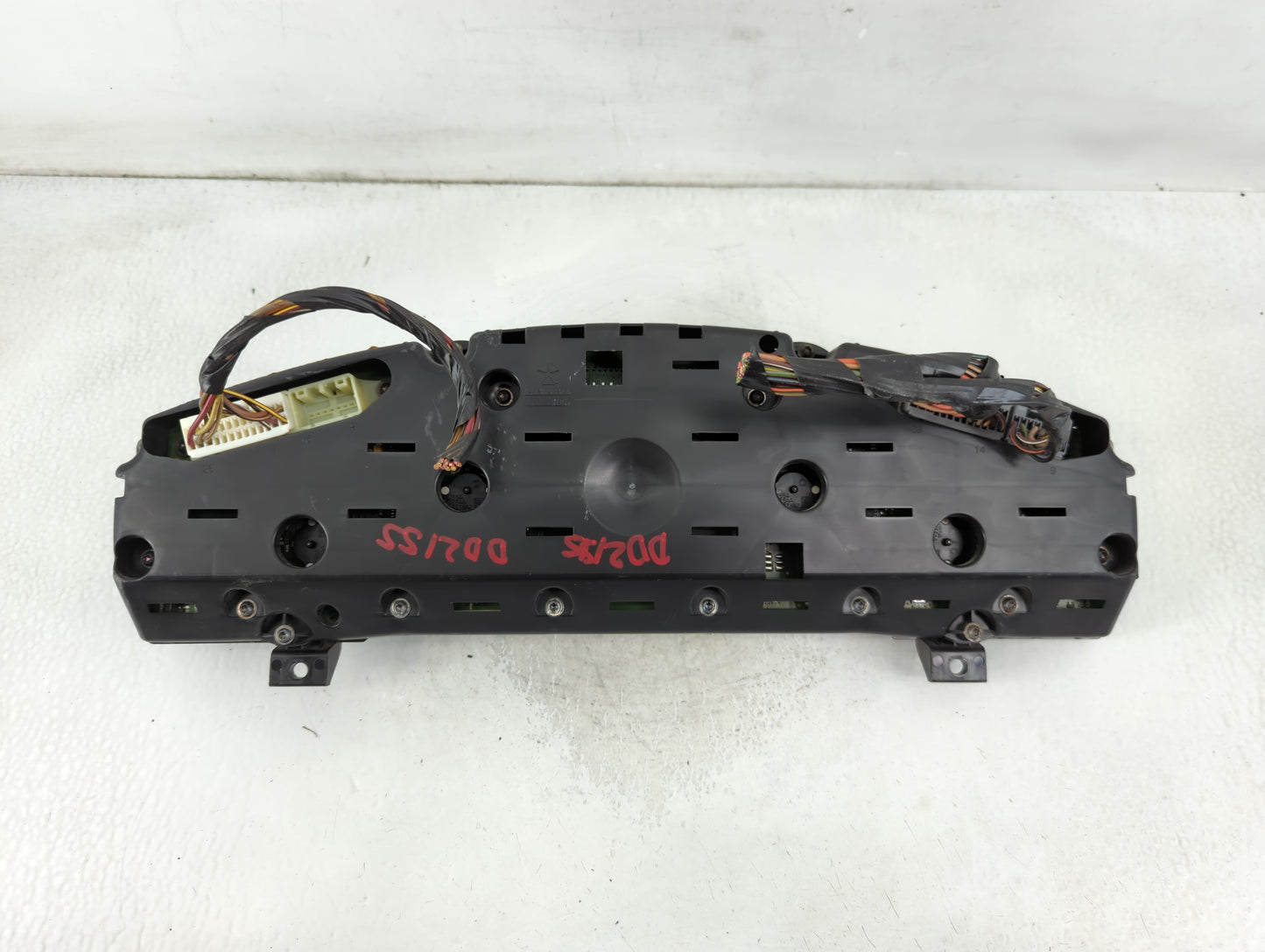 2005 Chrysler 300 Instrument Cluster Speedometer Gauges P/N:P04602489AE Fits OEM Used Auto Parts - Oemusedautoparts1.com