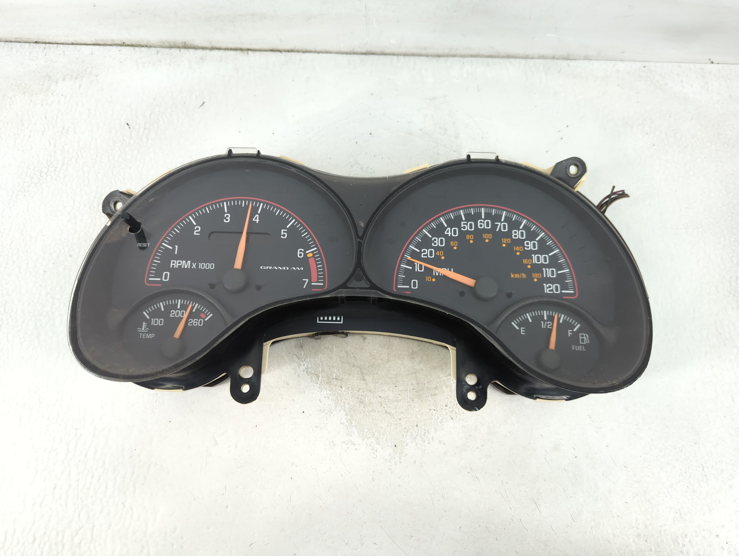 2000-2005 Pontiac Grand Am Instrument Cluster Speedometer Gauges P/N:2061570852 Fits Fits 2000 2001 2002 2003 2004 2005 OEM Used Auto Parts - Oemusedautoparts1.com
