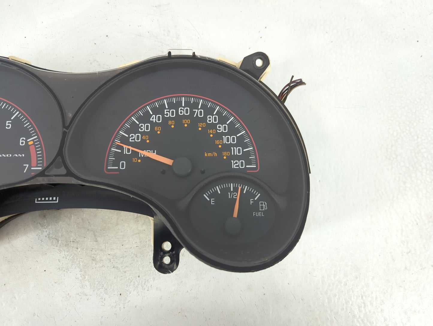 2000-2005 Pontiac Grand Am Instrument Cluster Speedometer Gauges P/N:2061570852 Fits Fits 2000 2001 2002 2003 2004 2005 OEM Used Auto Parts - Oemusedautoparts1.com
