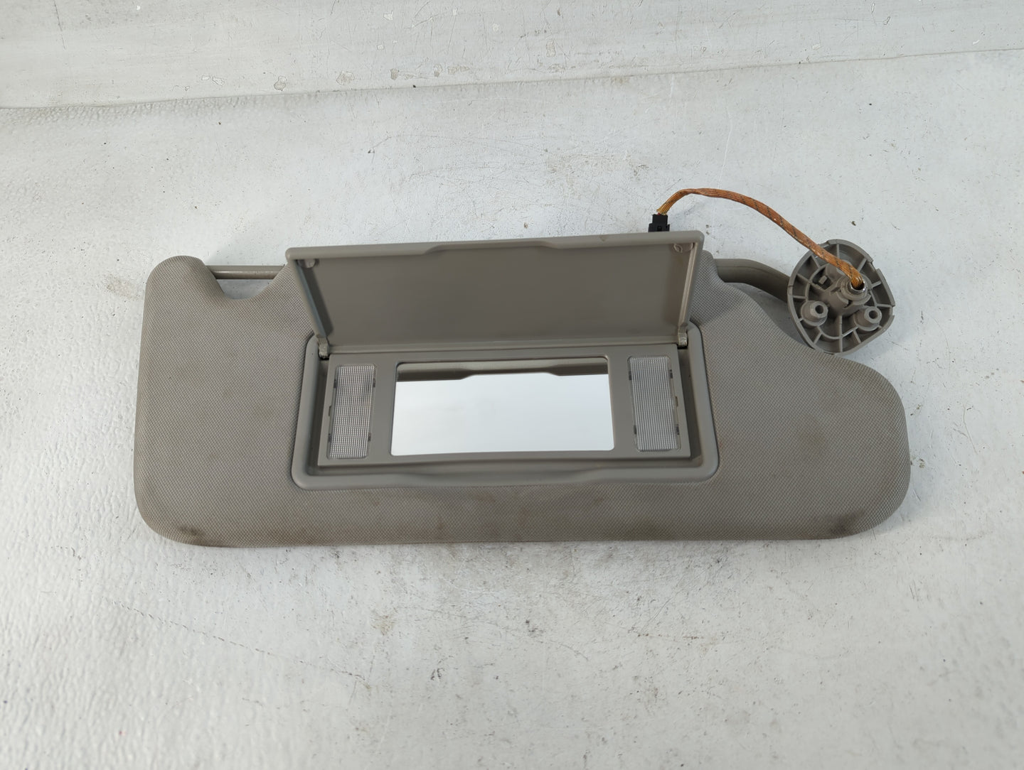2006-2016 Chevrolet Impala Sun Visor Shade Replacement Passenger Right Mirror Fits OEM Used Auto Parts - Oemusedautoparts1.com