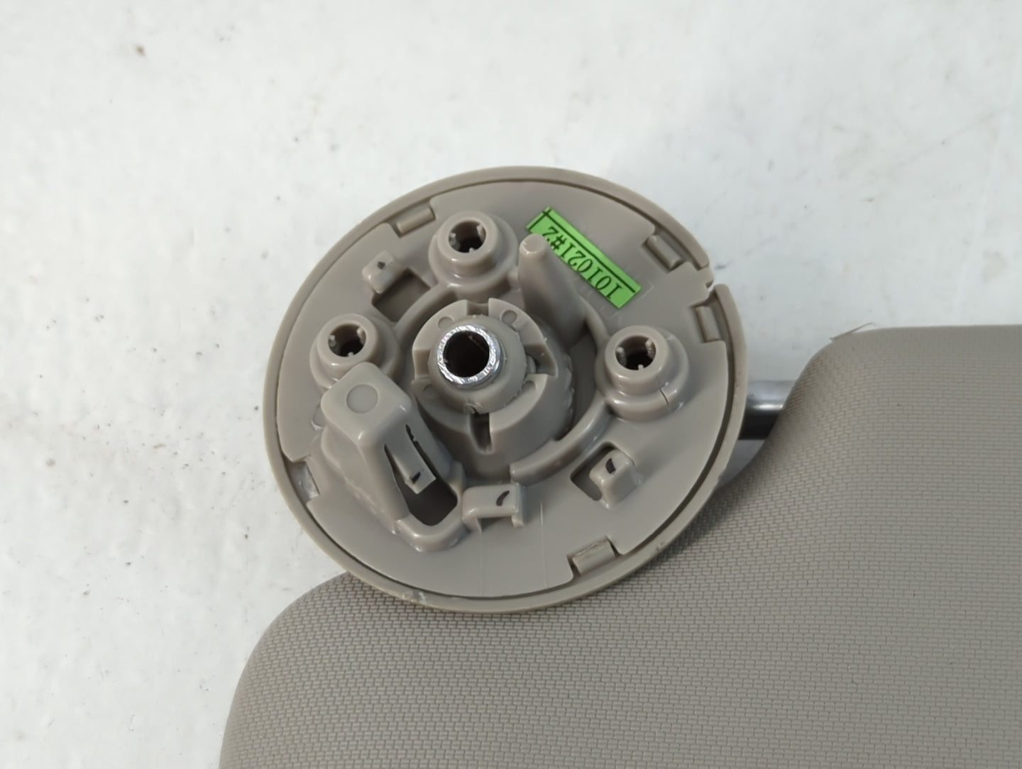 2011-2016 Chevrolet Cruze Sun Visor Shade Replacement Driver Left Mirror Fits Fits 2011 2012 2013 2014 2015 2016 OEM Used Auto Parts - Oemusedautoparts1.com