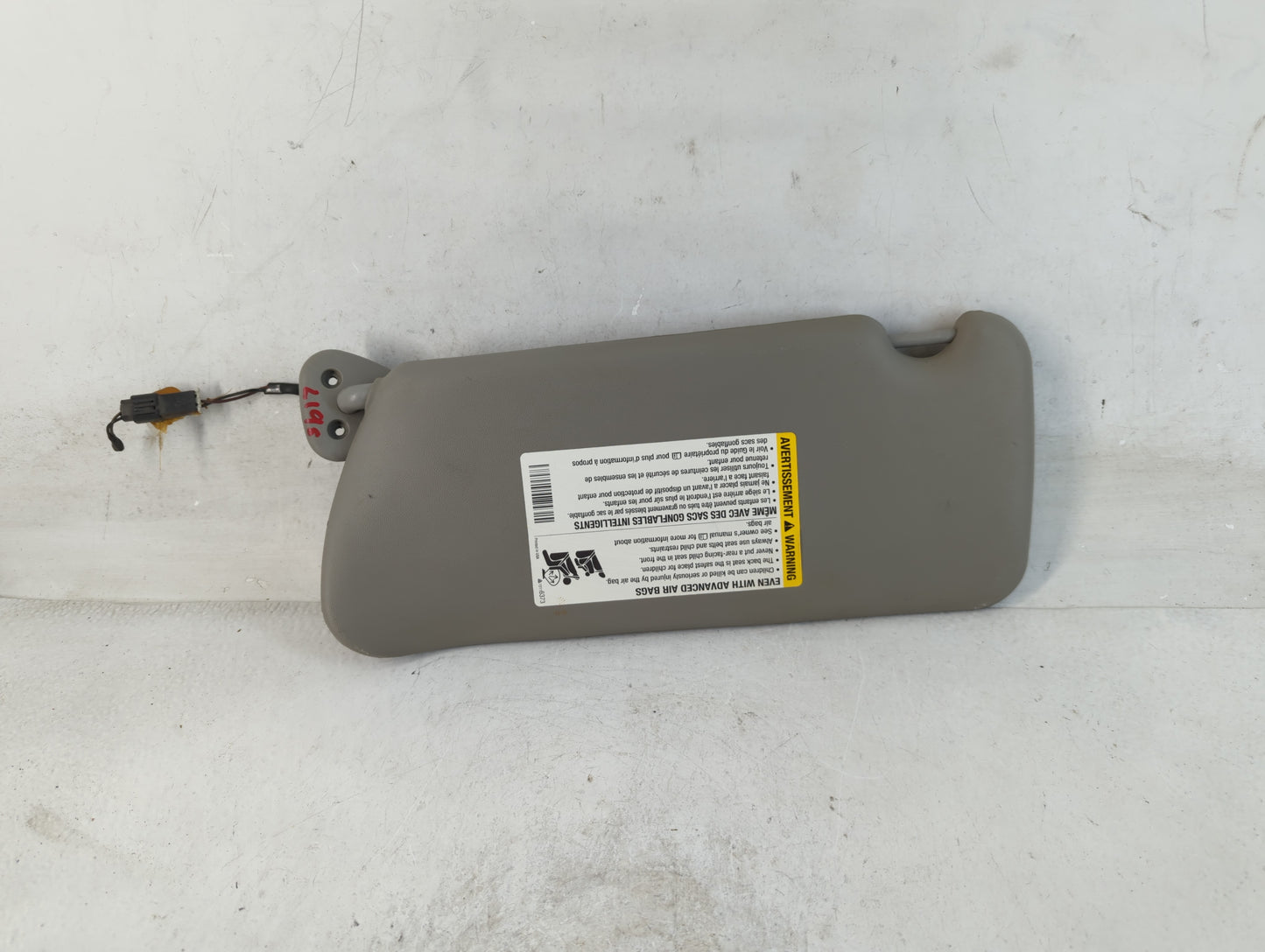 2003-2007 Cadillac Cts Sun Visor Shade Replacement Passenger Right Mirror Fits Fits 2003 2004 2005 2006 2007 OEM Used Auto Parts - Oemusedautoparts1.com