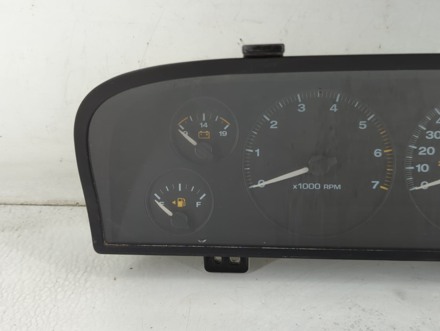 2002-2004 Jeep Grand Cherokee Instrument Cluster Speedometer Gauges P/N:56050802AE Fits Fits 2002 2003 2004 OEM Used Auto Parts - Oemusedautoparts1.com