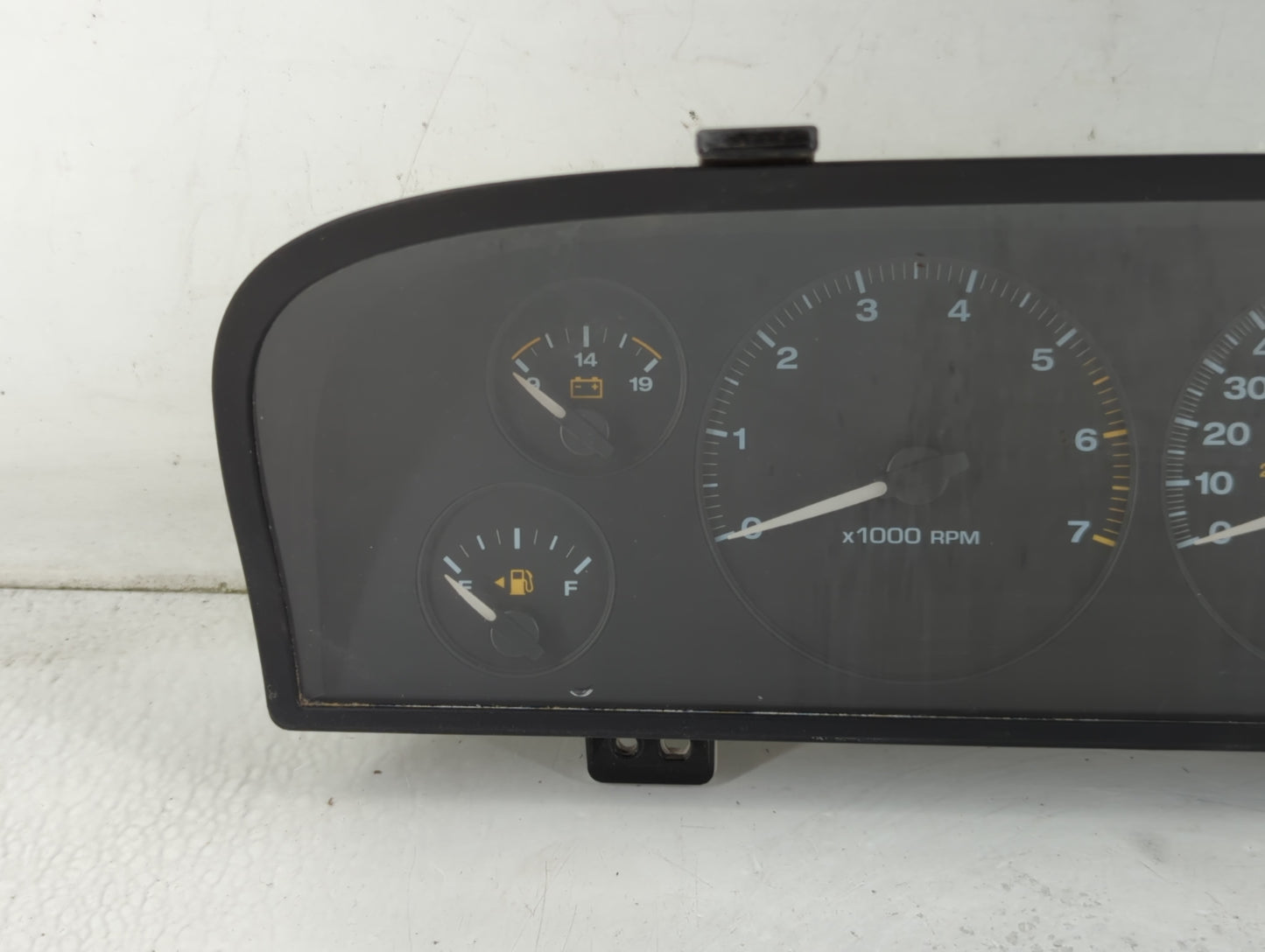 2002-2004 Jeep Grand Cherokee Instrument Cluster Speedometer Gauges P/N:56050802AE Fits Fits 2002 2003 2004 OEM Used Auto Parts - Oemusedautoparts1.com