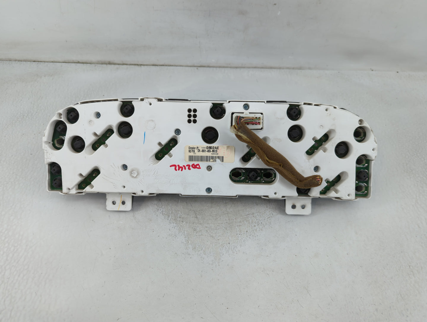 2002-2004 Jeep Grand Cherokee Instrument Cluster Speedometer Gauges P/N:56050802AE Fits Fits 2002 2003 2004 OEM Used Auto Parts - Oemusedautoparts1.com