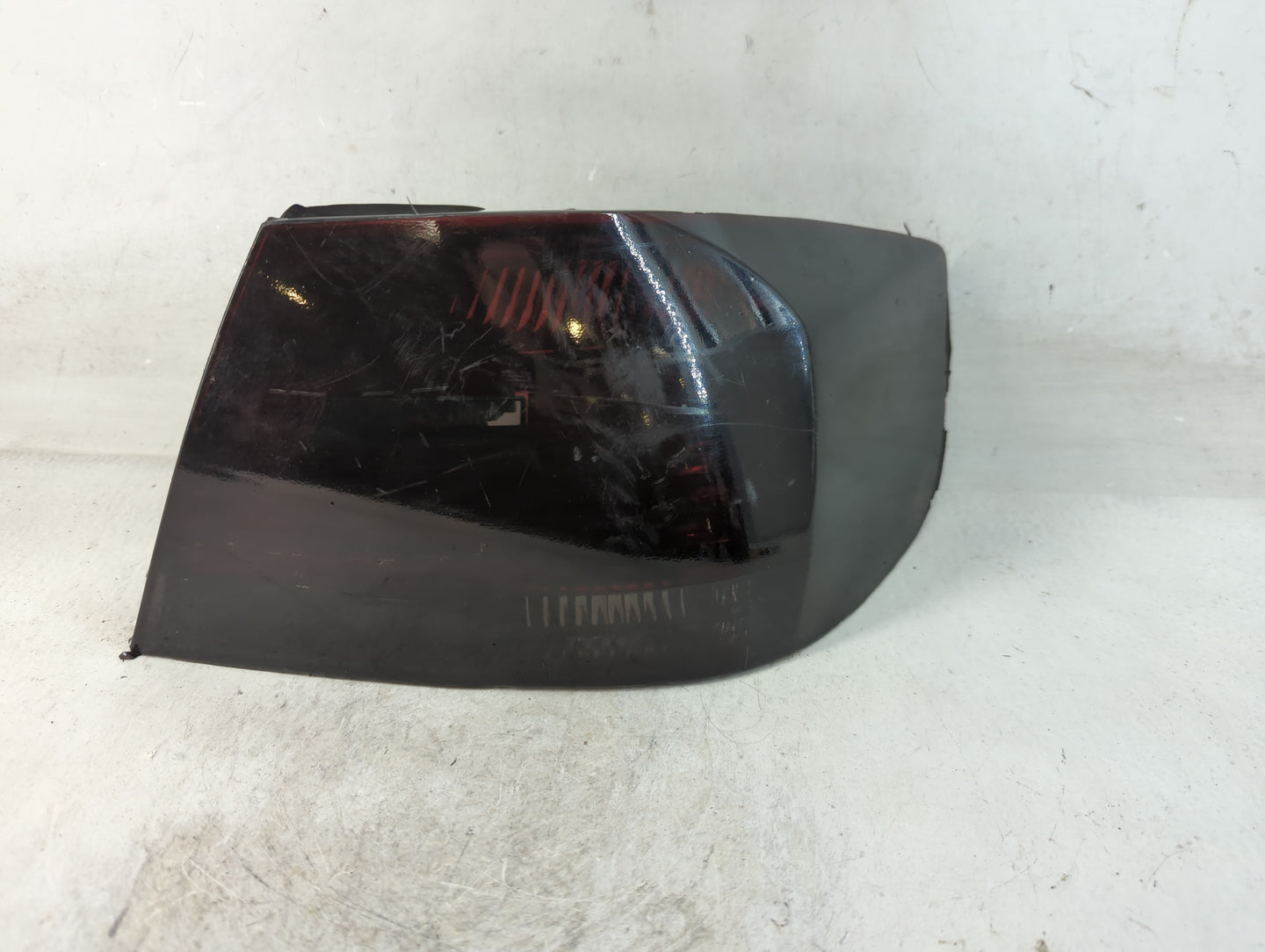2007-2010 Bmw 328i Tail Light Assembly Passenger Right OEM P/N:0321-7 174 404 Fits Fits 2007 2008 2009 2010 OEM Used Auto Parts - Oemusedautoparts1.com