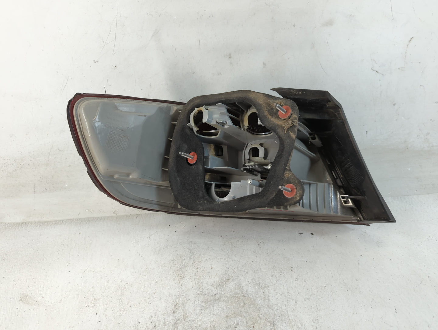 2007-2010 Bmw 328i Tail Light Assembly Passenger Right OEM P/N:0321-7 174 404 Fits Fits 2007 2008 2009 2010 OEM Used Auto Parts - Oemusedautoparts1.com