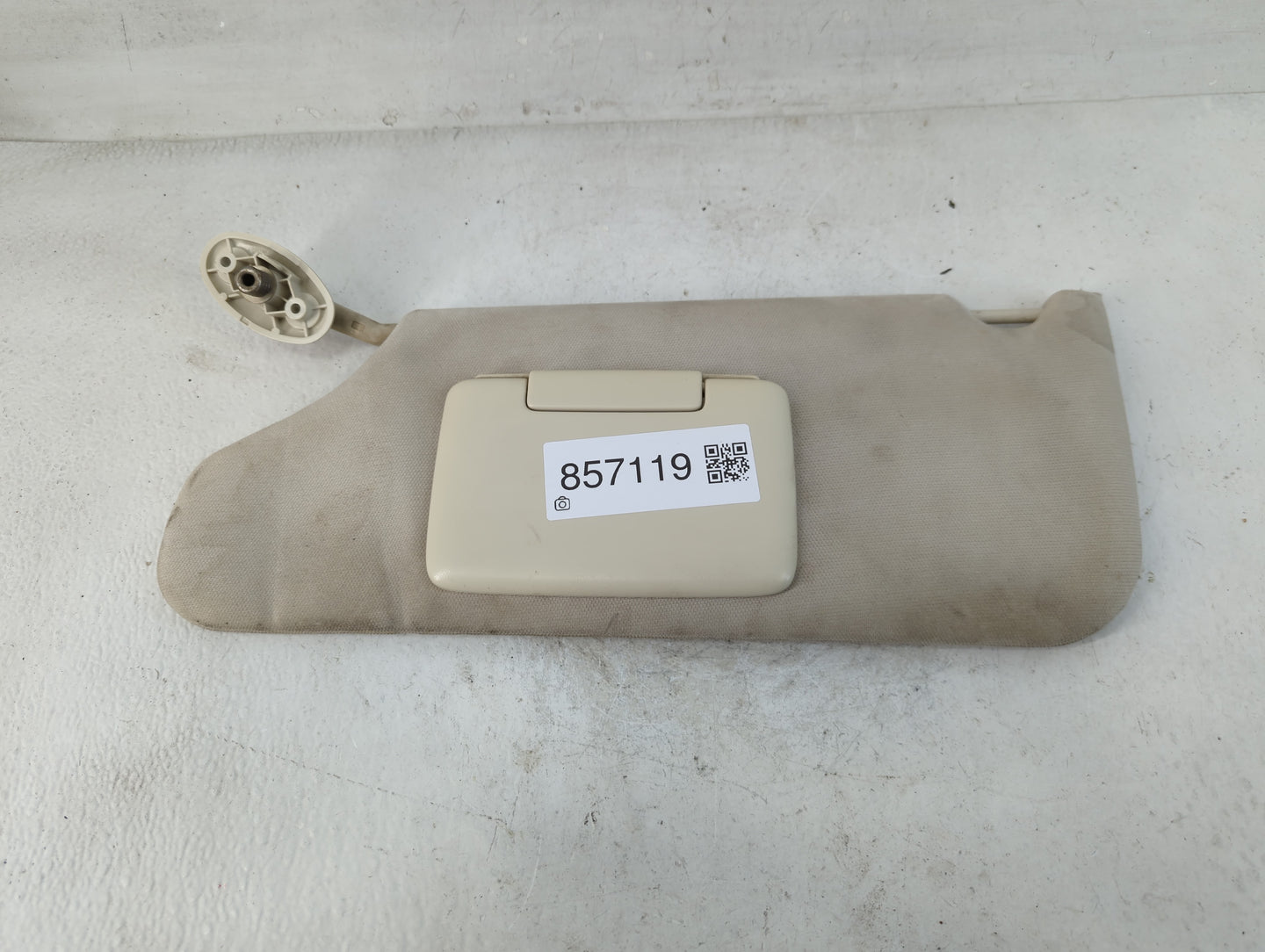 2008-2010 Chrysler Sebring Sun Visor Shade Replacement Driver Left Mirror Fits Fits 2008 2009 2010 OEM Used Auto Parts - Oemusedautoparts1.com