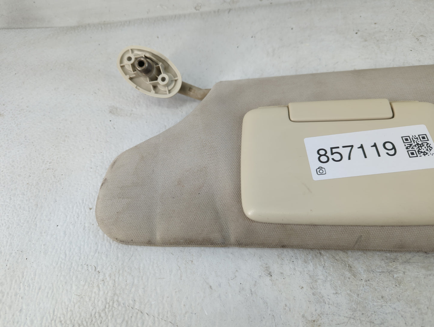 2008-2010 Chrysler Sebring Sun Visor Shade Replacement Driver Left Mirror Fits Fits 2008 2009 2010 OEM Used Auto Parts - Oemusedautoparts1.com