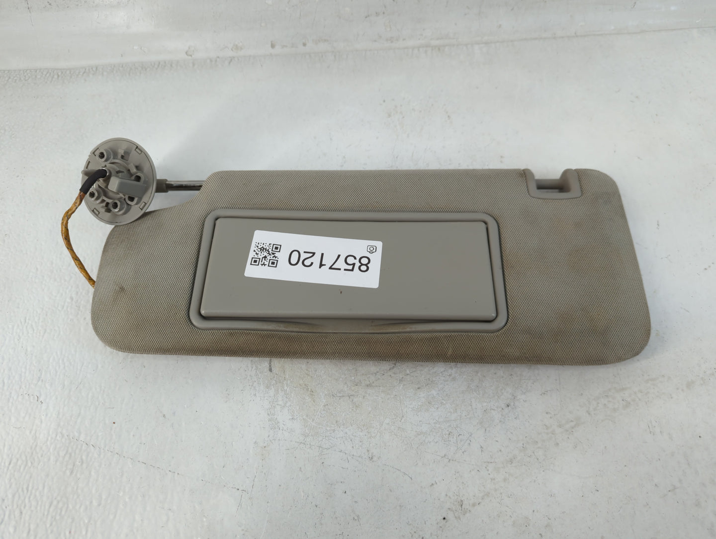 2013-2016 Chevrolet Malibu Sun Visor Shade Replacement Driver Left Mirror Fits Fits 2013 2014 2015 2016 OEM Used Auto Parts - Oemusedautoparts1.com