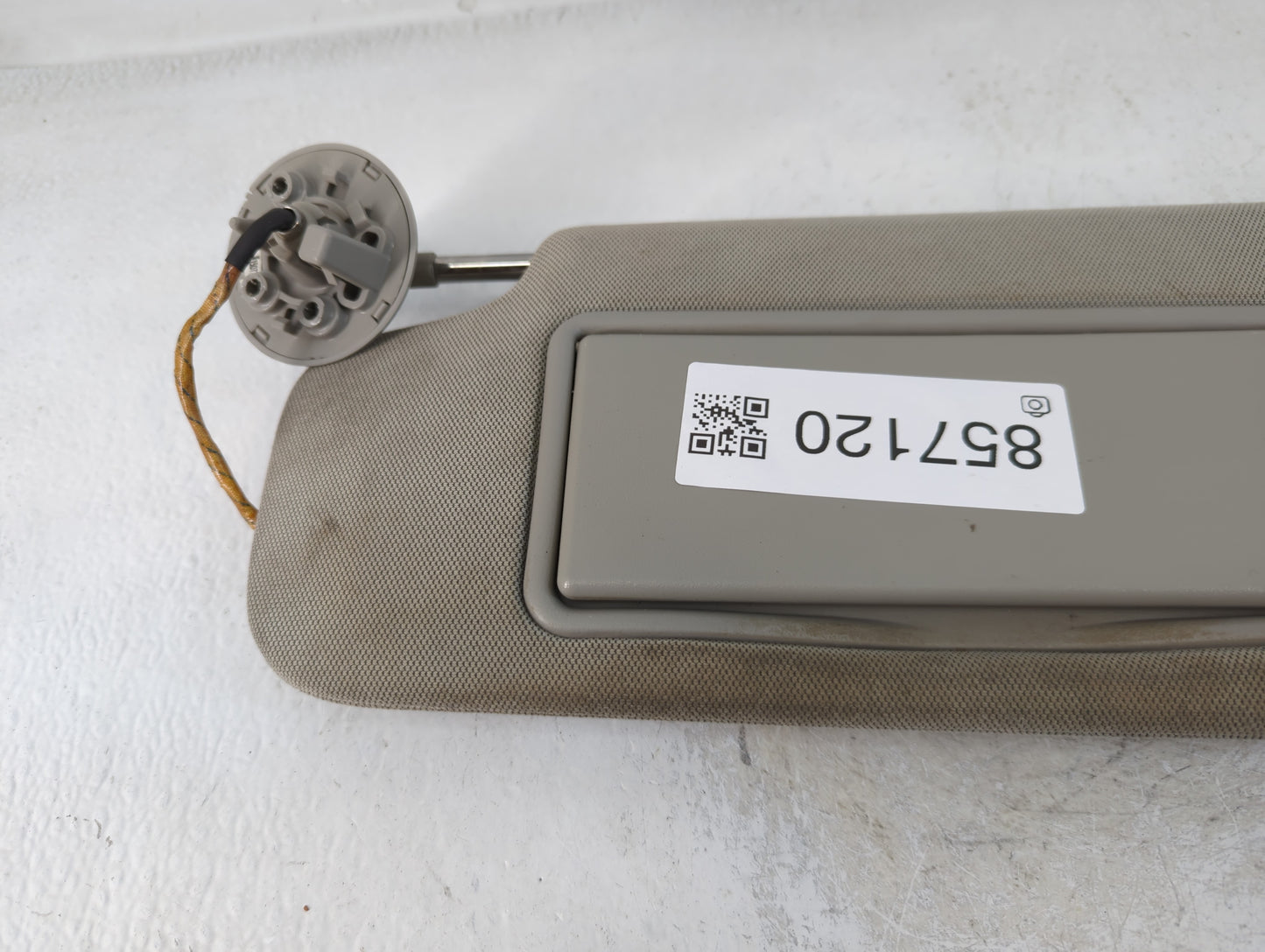 2013-2016 Chevrolet Malibu Sun Visor Shade Replacement Driver Left Mirror Fits Fits 2013 2014 2015 2016 OEM Used Auto Parts - Oemusedautoparts1.com