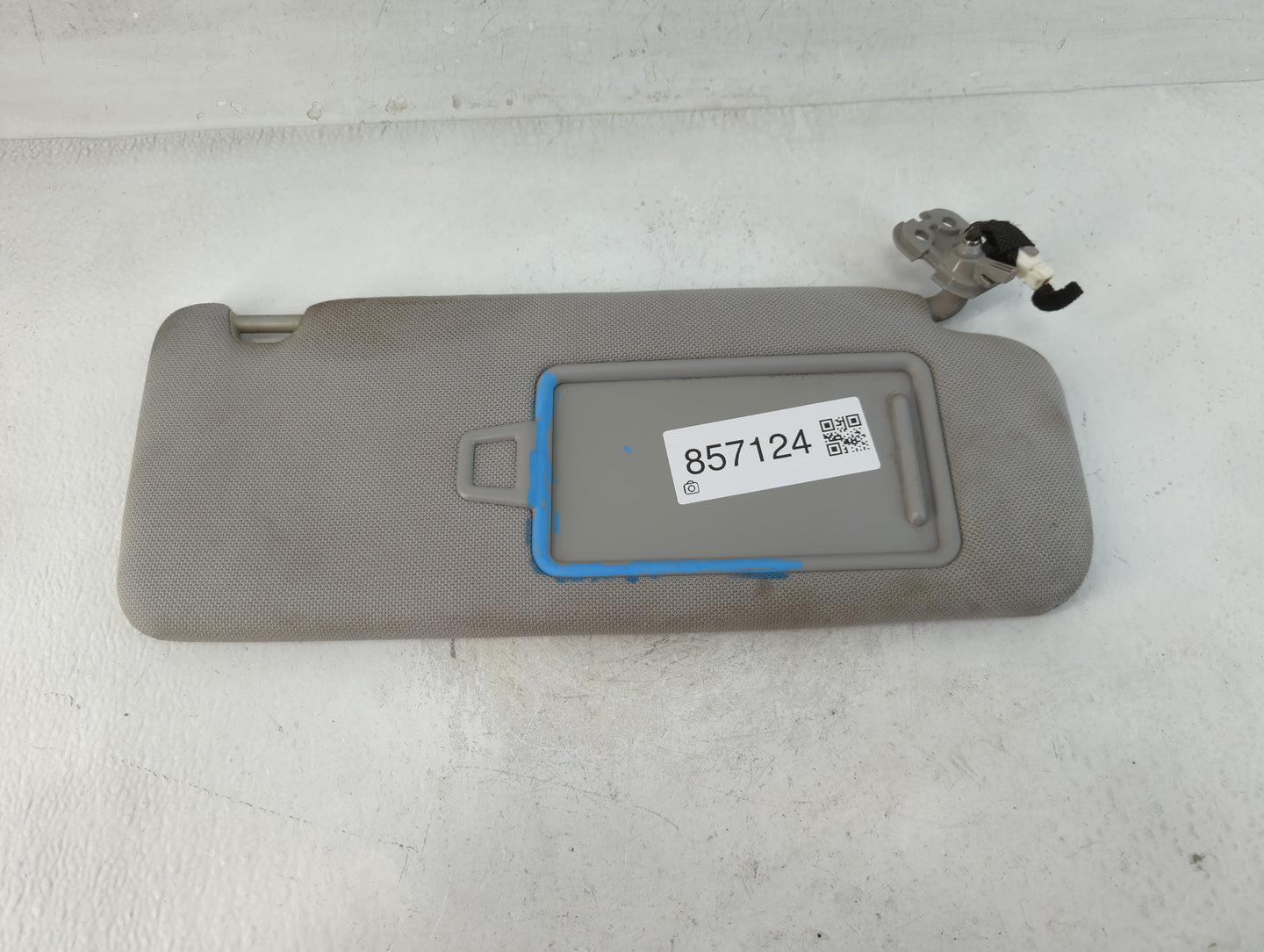 2015-2019 Hyundai Sonata Sun Visor Shade Replacement Driver Left Mirror Fits Fits 2015 2016 2017 2018 2019 OEM Used Auto Parts - Oemusedautoparts1.com