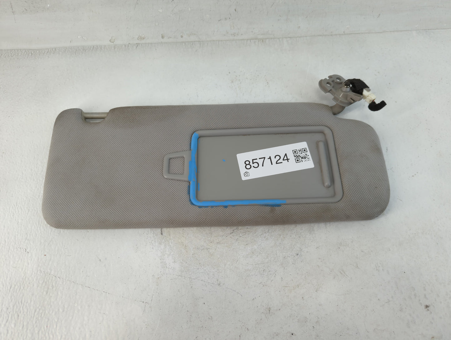 2015-2019 Hyundai Sonata Sun Visor Shade Replacement Driver Left Mirror Fits Fits 2015 2016 2017 2018 2019 OEM Used Auto Parts - Oemusedautoparts1.com
