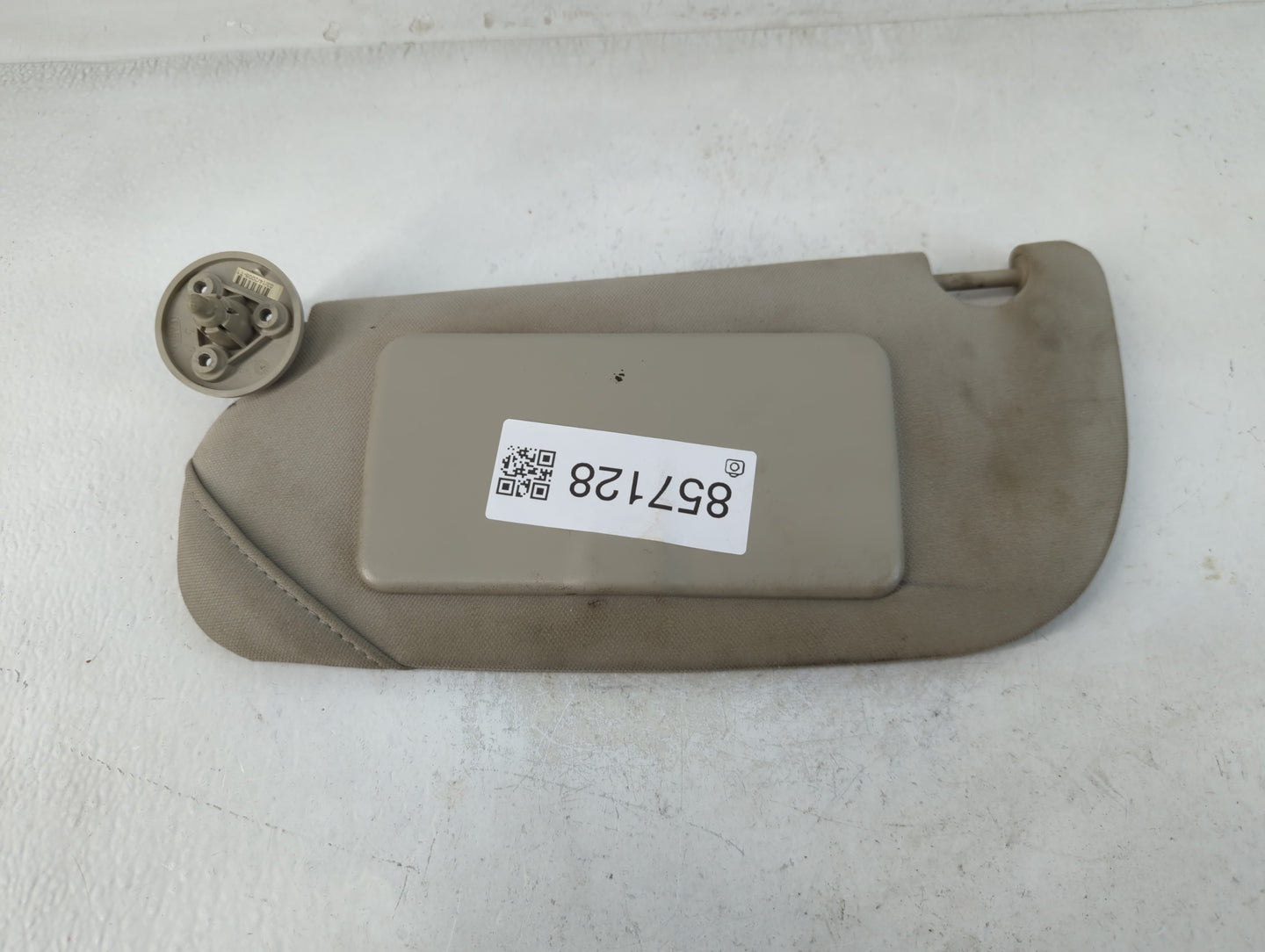 2005-2010 Chevrolet Cobalt Sun Visor Shade Replacement Driver Left Mirror Fits Fits 2005 2006 2007 2008 2009 2010 OEM Used Auto Parts - Oemusedautoparts1.com