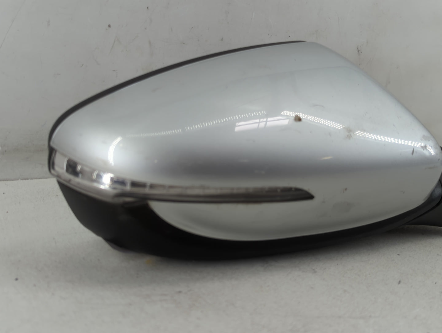 2014 Kia Forte Fuel Tank Door Lid Gas Tank Silver - Oemusedautoparts1.com