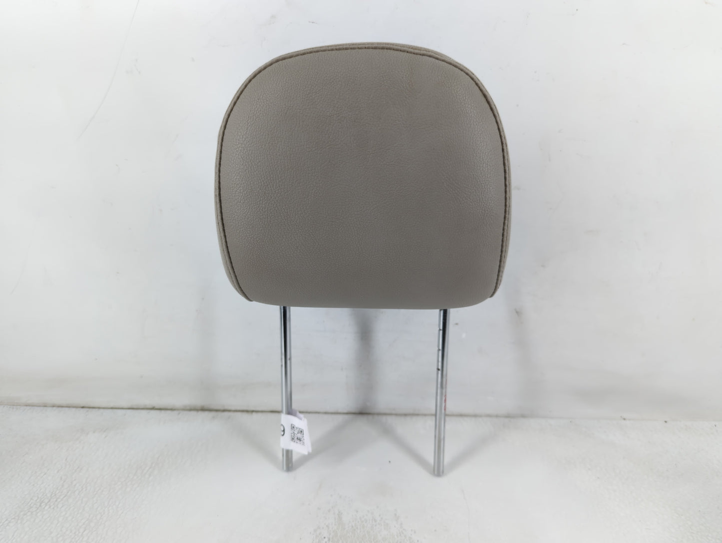 2005-2007 Chrysler 300 Headrest Head Rest Front Driver Passenger Seat Fits Fits 2005 2006 2007 OEM Used Auto Parts - Oemusedautoparts1.com
