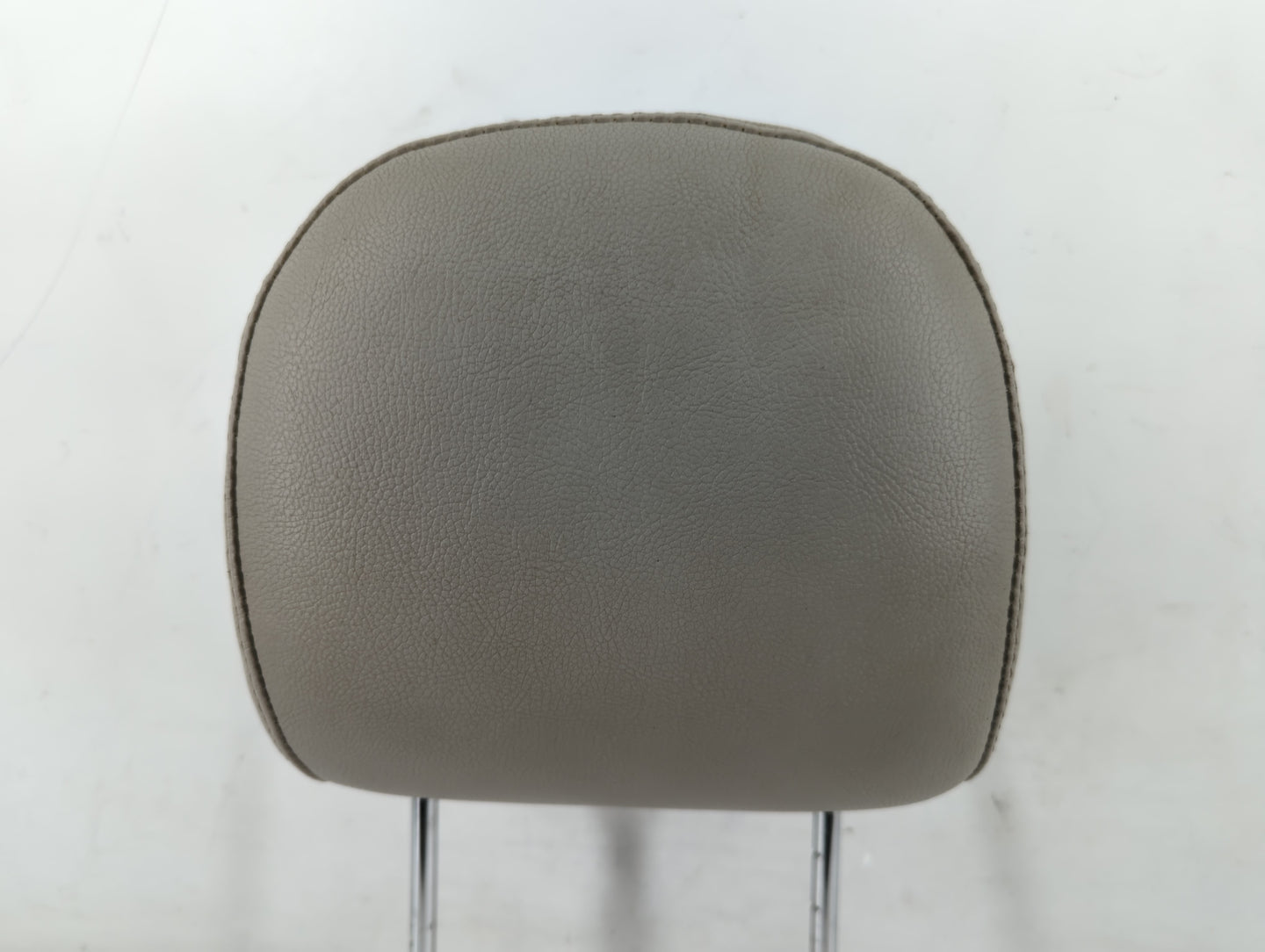 2005-2007 Chrysler 300 Headrest Head Rest Front Driver Passenger Seat Fits Fits 2005 2006 2007 OEM Used Auto Parts - Oemusedautoparts1.com