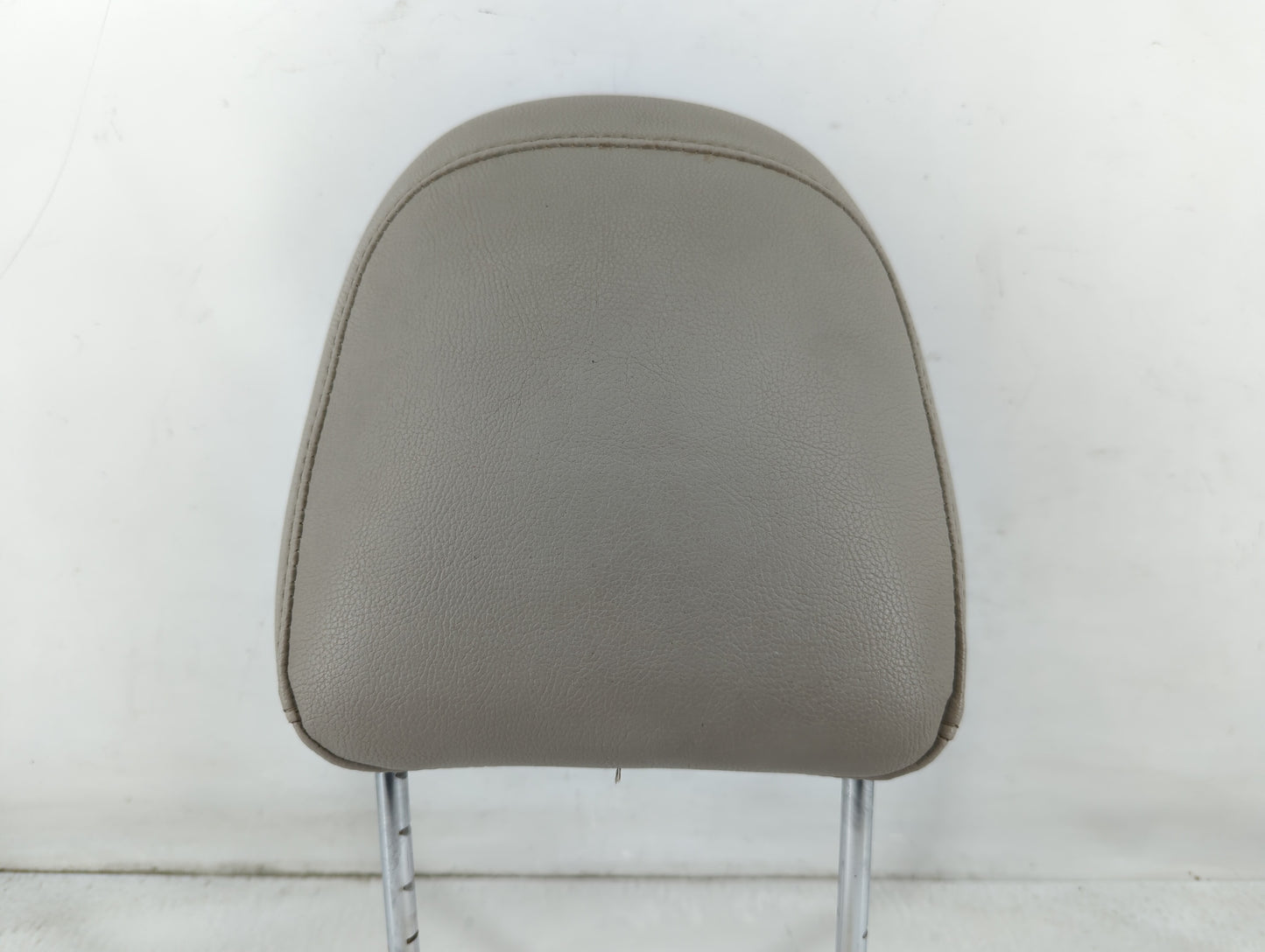 2005-2007 Chrysler 300 Headrest Head Rest Front Driver Passenger Seat Fits Fits 2005 2006 2007 OEM Used Auto Parts - Oemusedautoparts1.com