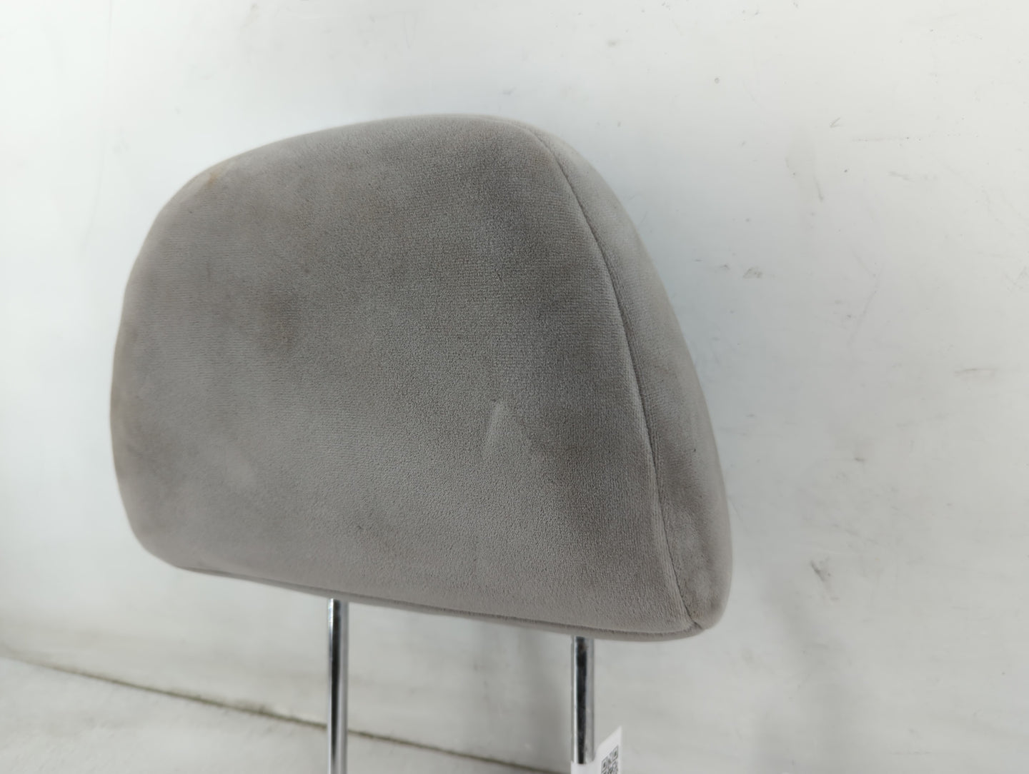 2005-2007 Chrysler 300 Headrest Head Rest Front Driver Passenger Seat Fits Fits 2005 2006 2007 OEM Used Auto Parts - Oemusedautoparts1.com