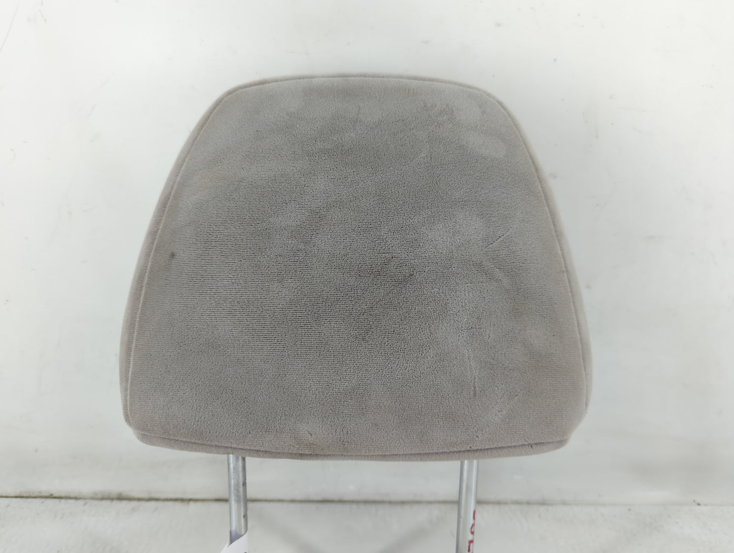 2005-2007 Chrysler 300 Headrest Head Rest Front Driver Passenger Seat Fits Fits 2005 2006 2007 OEM Used Auto Parts - Oemusedautoparts1.com
