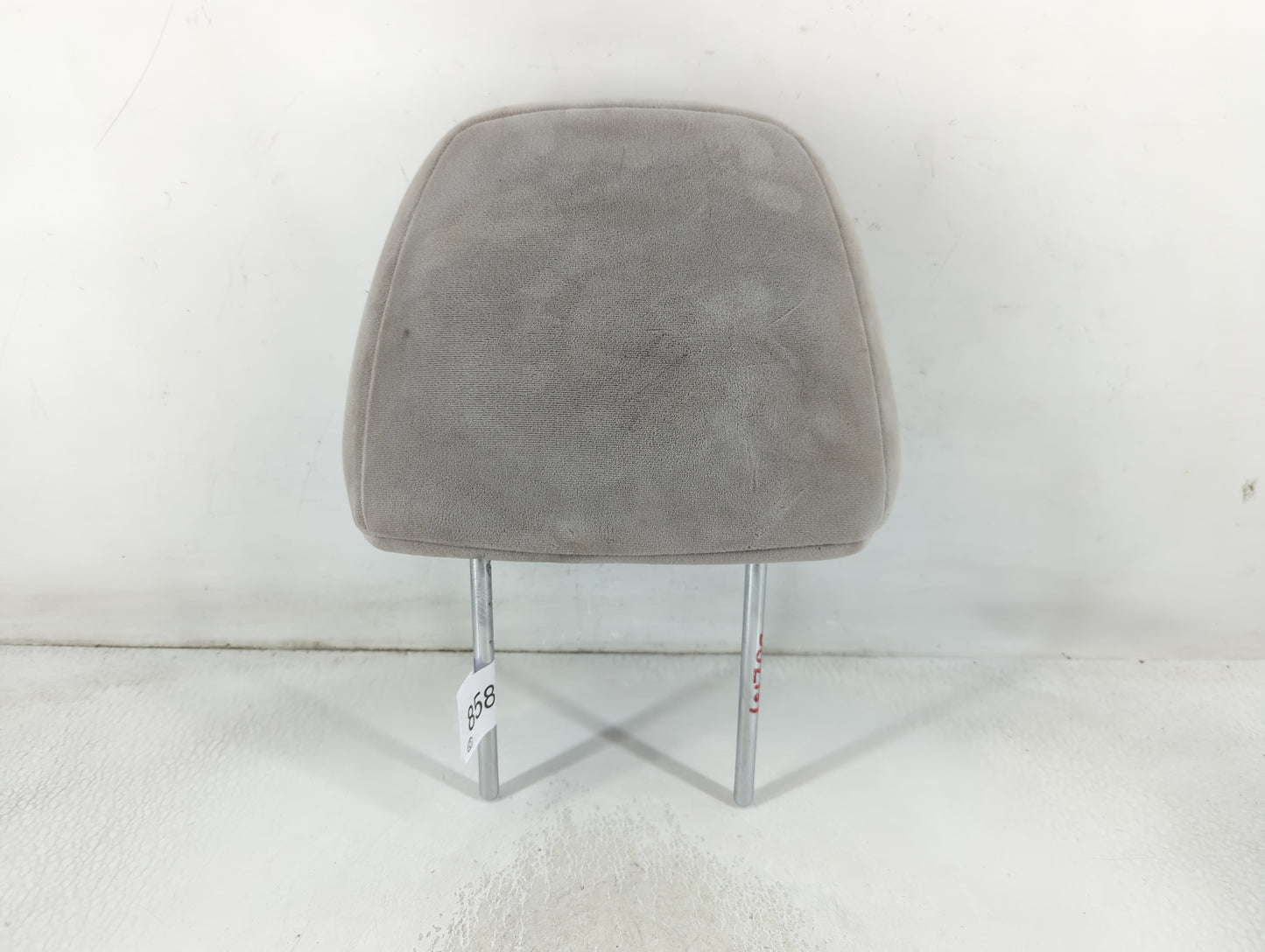 2005-2007 Chrysler 300 Headrest Head Rest Front Driver Passenger Seat Fits Fits 2005 2006 2007 OEM Used Auto Parts - Oemusedautoparts1.com