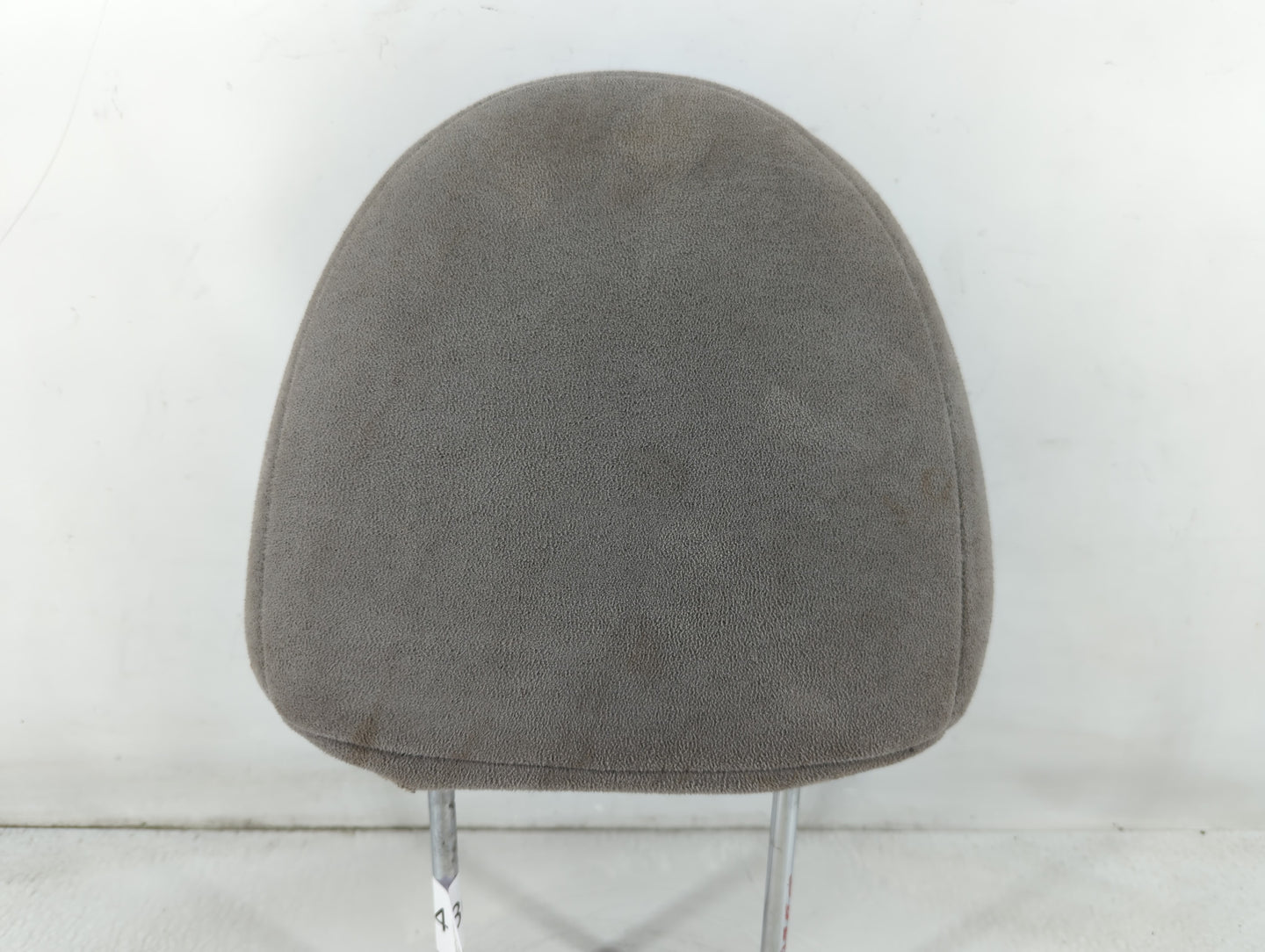 2007-2010 Hyundai Entourage Headrest Head Rest Front Driver Passenger Seat Fits Fits 2007 2008 2009 2010 OEM Used Auto Parts - Oemusedautoparts1.com