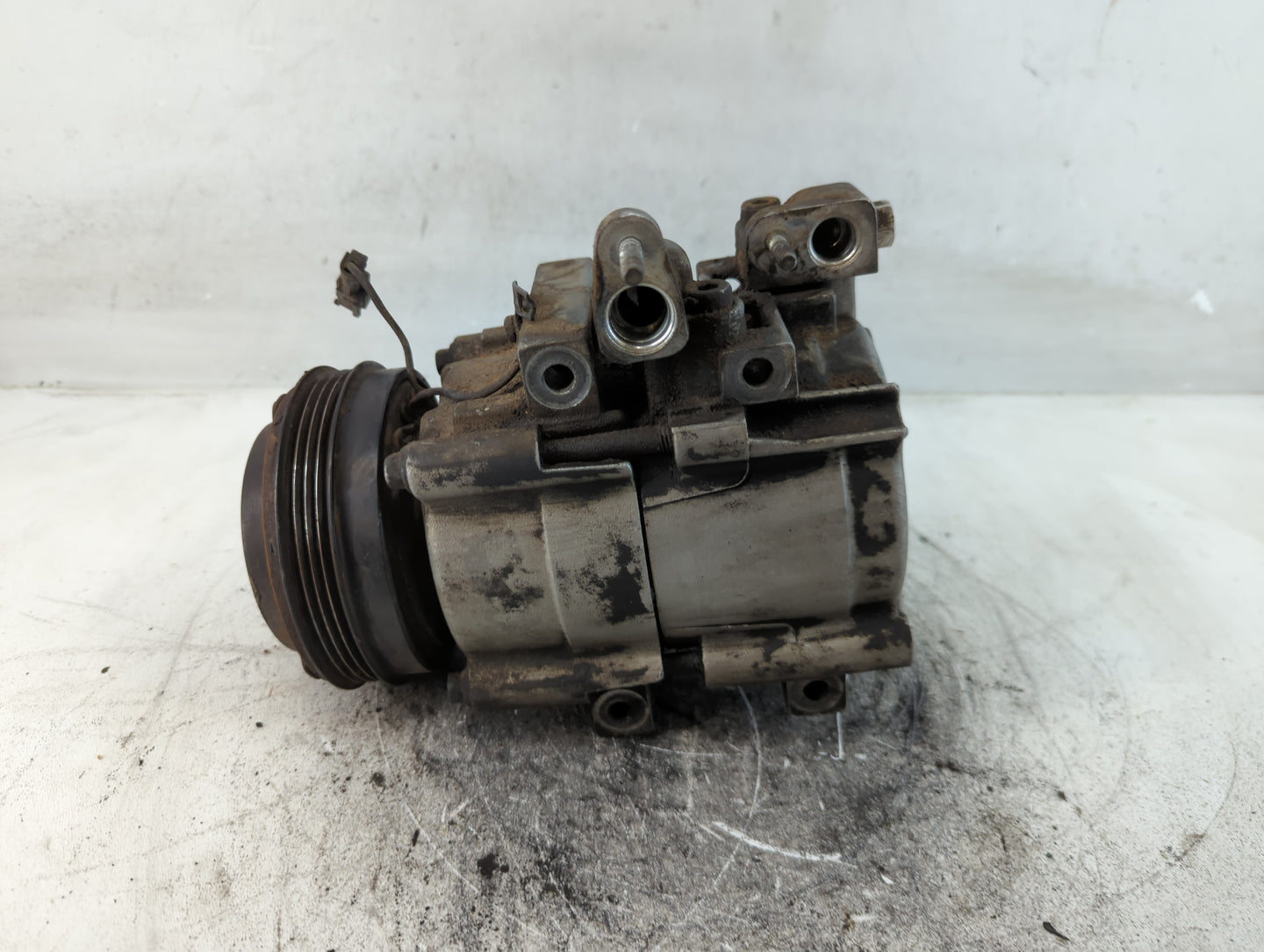 2003-2006 Kia Sorento Air Conditioning A/c Ac Compressor Oem - Oemusedautoparts1.com