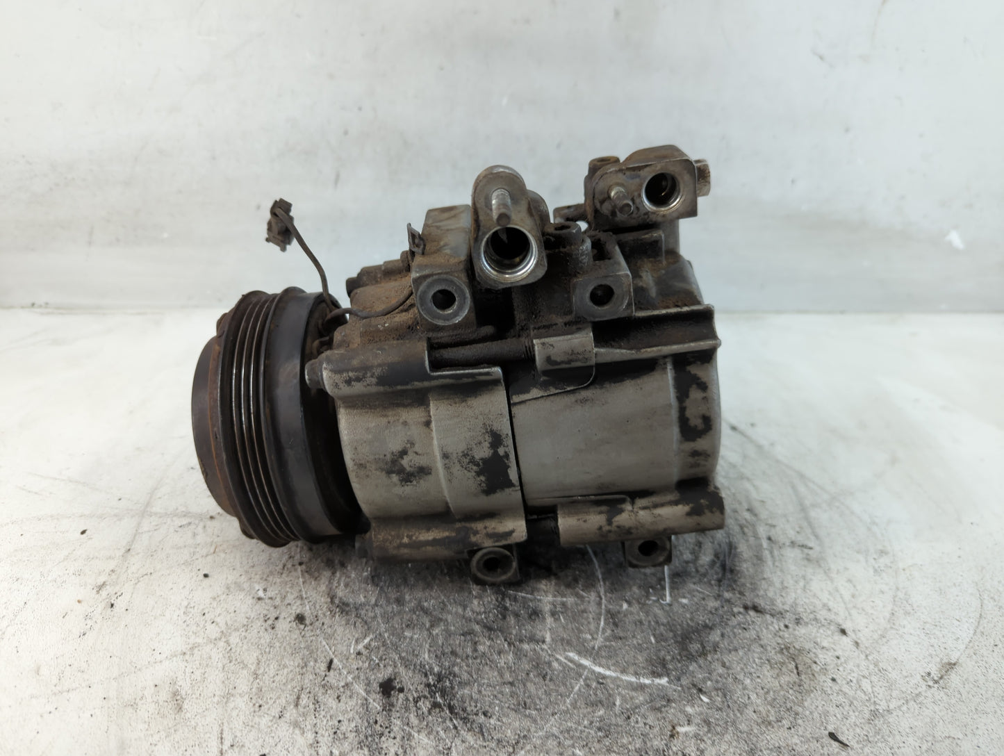 2003-2006 Kia Sorento Air Conditioning A/c Ac Compressor Oem - Oemusedautoparts1.com