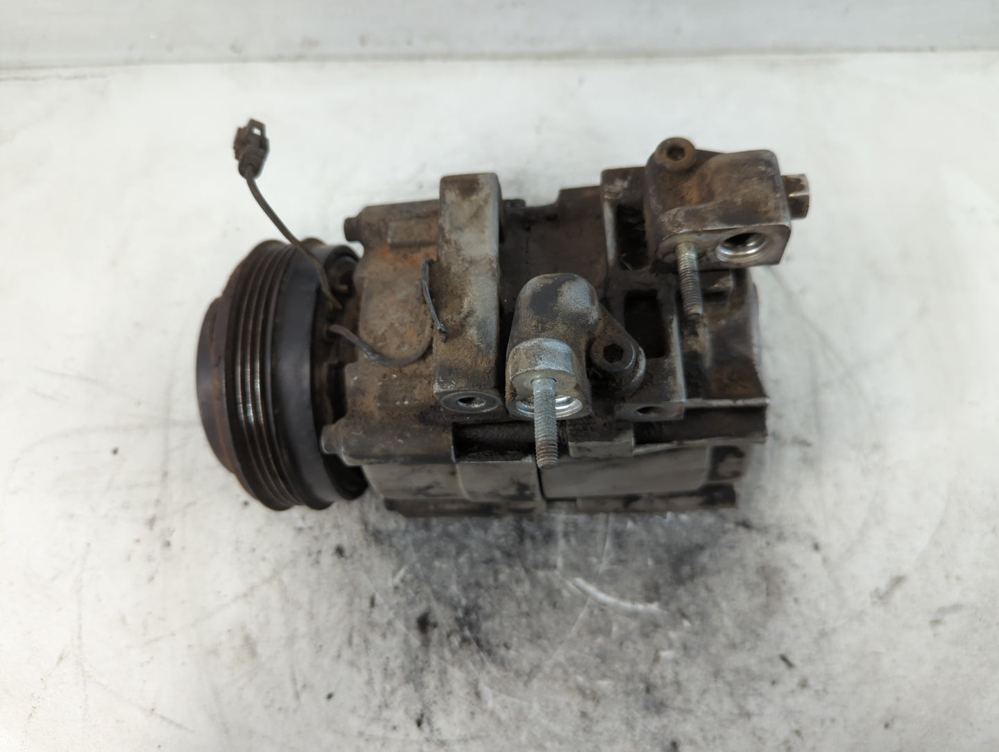 2003-2006 Kia Sorento Air Conditioning A/c Ac Compressor Oem - Oemusedautoparts1.com