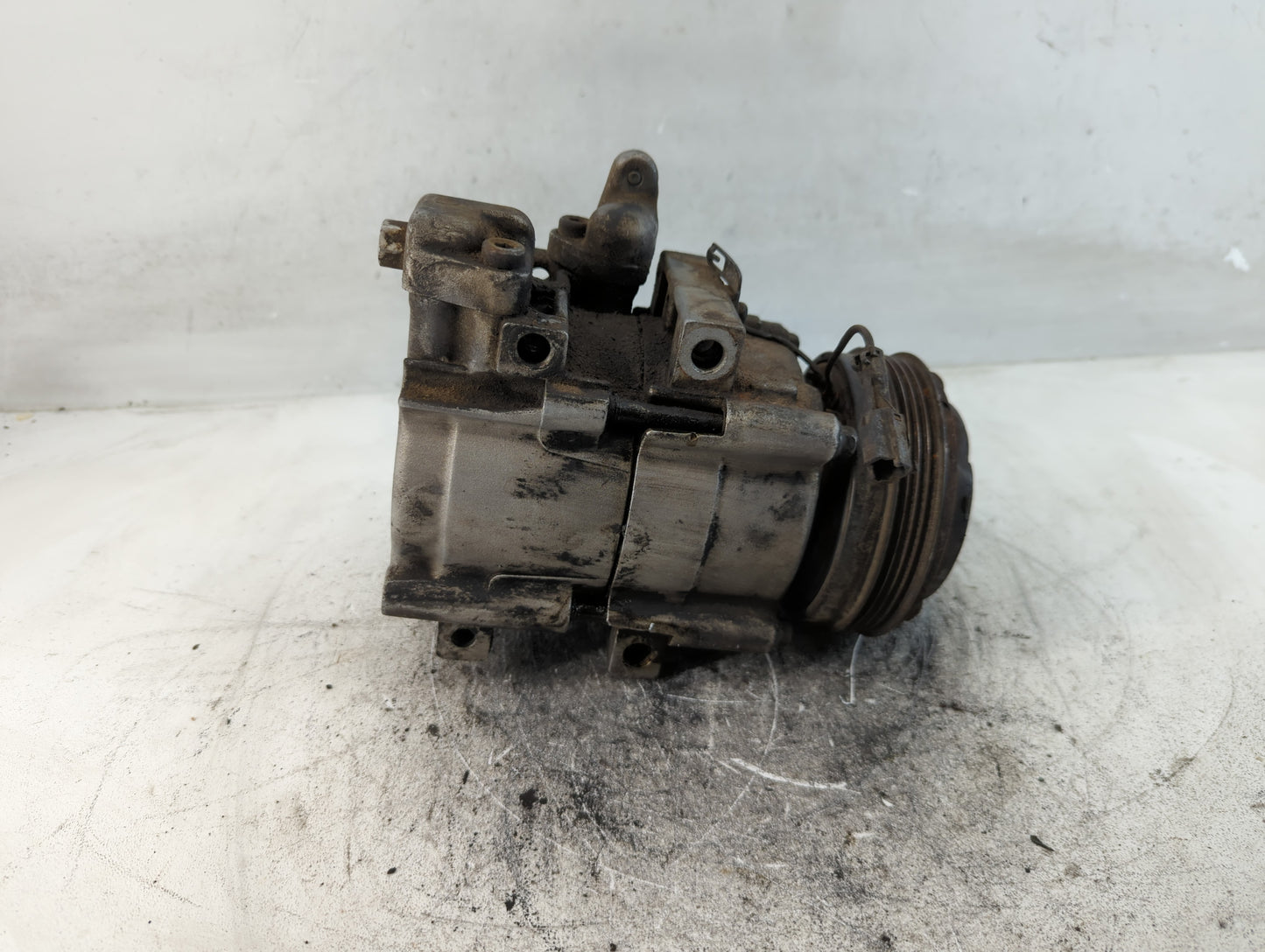 2003-2006 Kia Sorento Air Conditioning A/c Ac Compressor Oem - Oemusedautoparts1.com