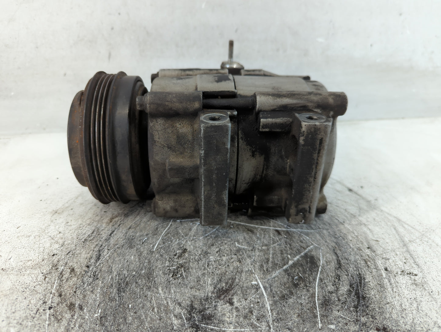 2003-2006 Kia Sorento Air Conditioning A/c Ac Compressor Oem - Oemusedautoparts1.com