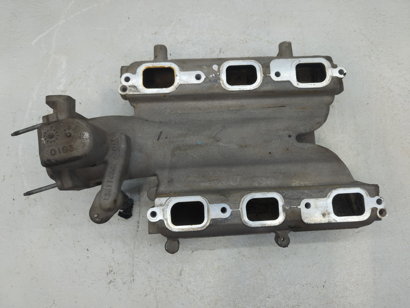 2009-2011 Chevrolet Impala Air Intake Manifold P/N:12611486 Fits Fits 2008 2009 2010 2011 OEM Used Auto Parts - Oemusedautoparts1.com