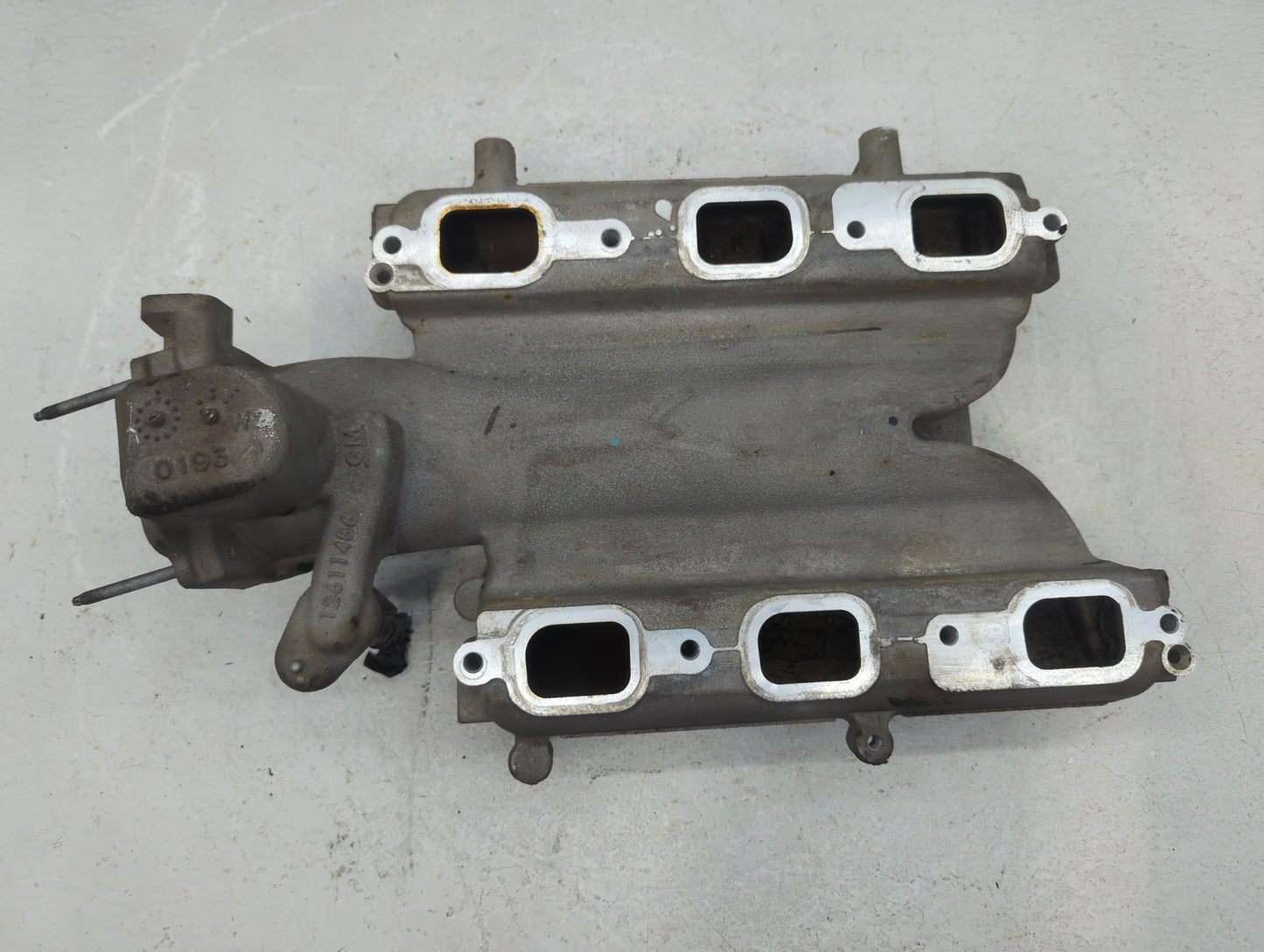 2009-2011 Chevrolet Impala Air Intake Manifold P/N:12611486 Fits Fits 2008 2009 2010 2011 OEM Used Auto Parts - Oemusedautoparts1.com