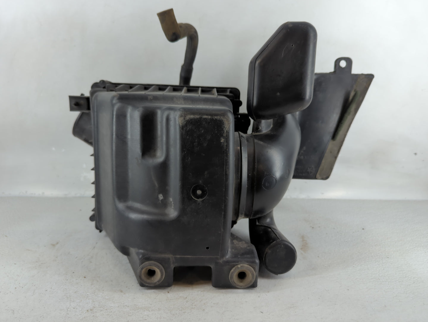 2011-2014 Chrysler 200 Air Cleaner Intake-duct Hose Tube - Oemusedautoparts1.com