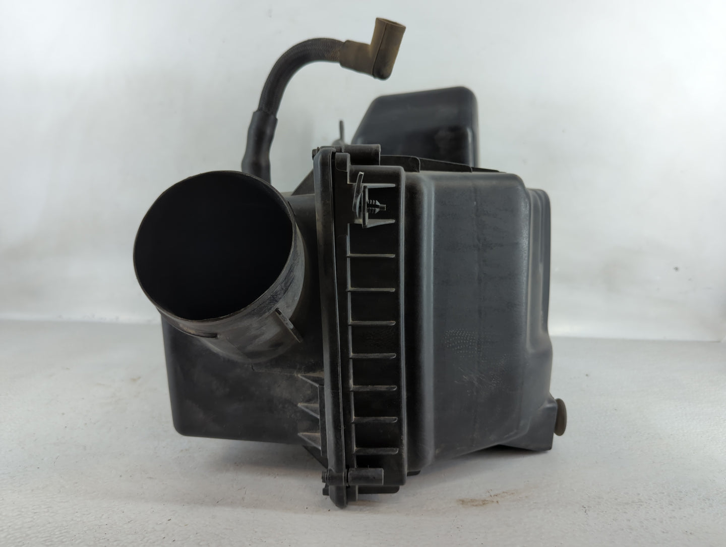 2011-2014 Chrysler 200 Air Cleaner Intake-duct Hose Tube - Oemusedautoparts1.com