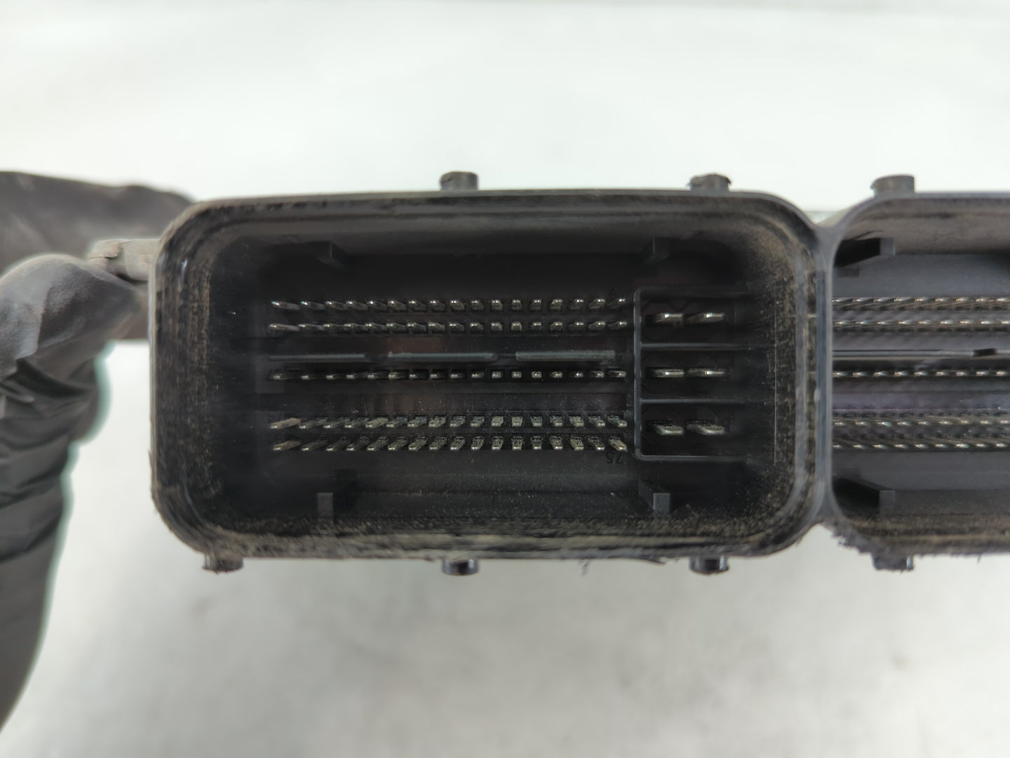 2012-2013 Kia Soul PCM Engine Control Computer ECU ECM PCU OEM P/N:39103-2EAK3 39102-2EAK3 Fits Fits 2012 2013 OEM Used Auto Parts - Oemusedautoparts1.com