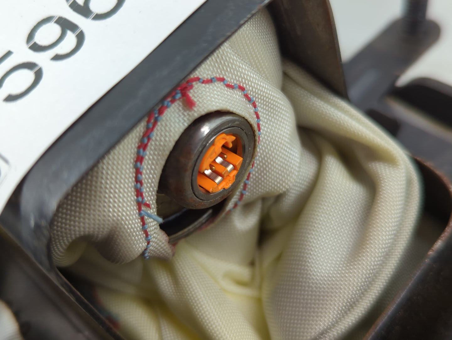 2009-2011 Jeep Liberty Air Bag Passenger Right Dashboard OEM P/N:P05057795AA Fits Fits 2008 2009 2010 2011 OEM Used Auto Parts - Oemusedautoparts1.com