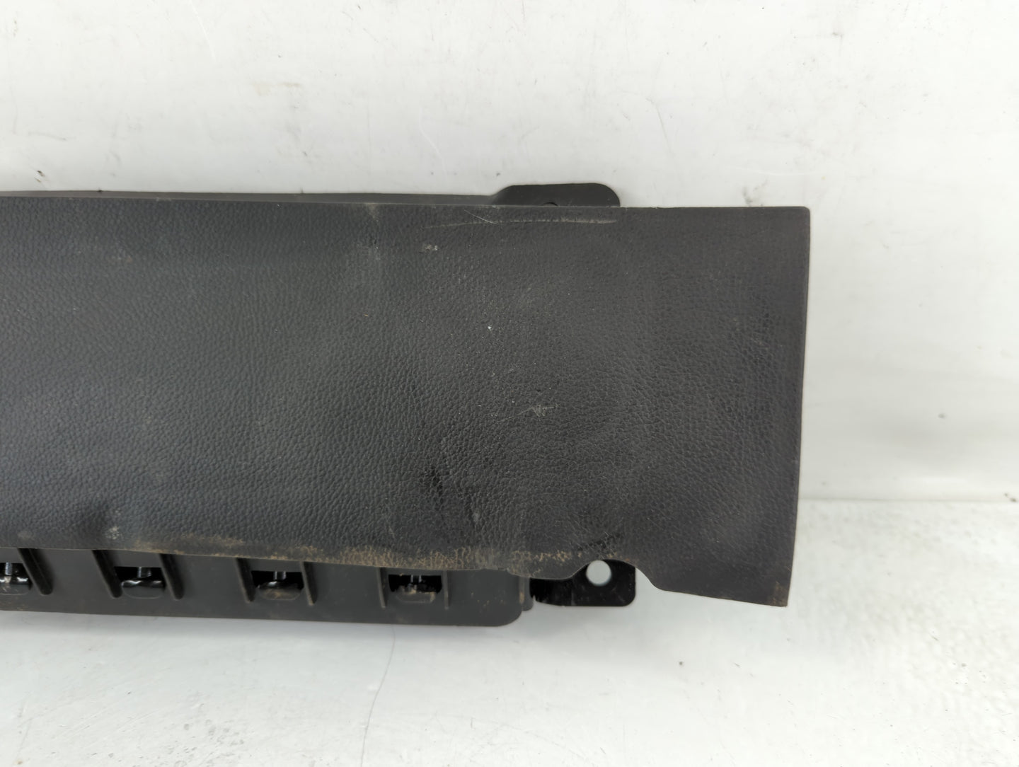 2011-2012 Chevrolet Cruze Air Bag Driver Left Knee OEM P/N:95483074 Fits Fits 2011 2012 OEM Used Auto Parts - Oemusedautoparts1.com