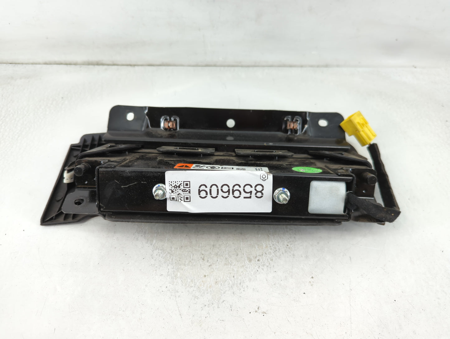 2011-2012 Chevrolet Cruze Air Bag Driver Left Knee OEM P/N:95483074 Fits Fits 2011 2012 OEM Used Auto Parts - Oemusedautoparts1.com