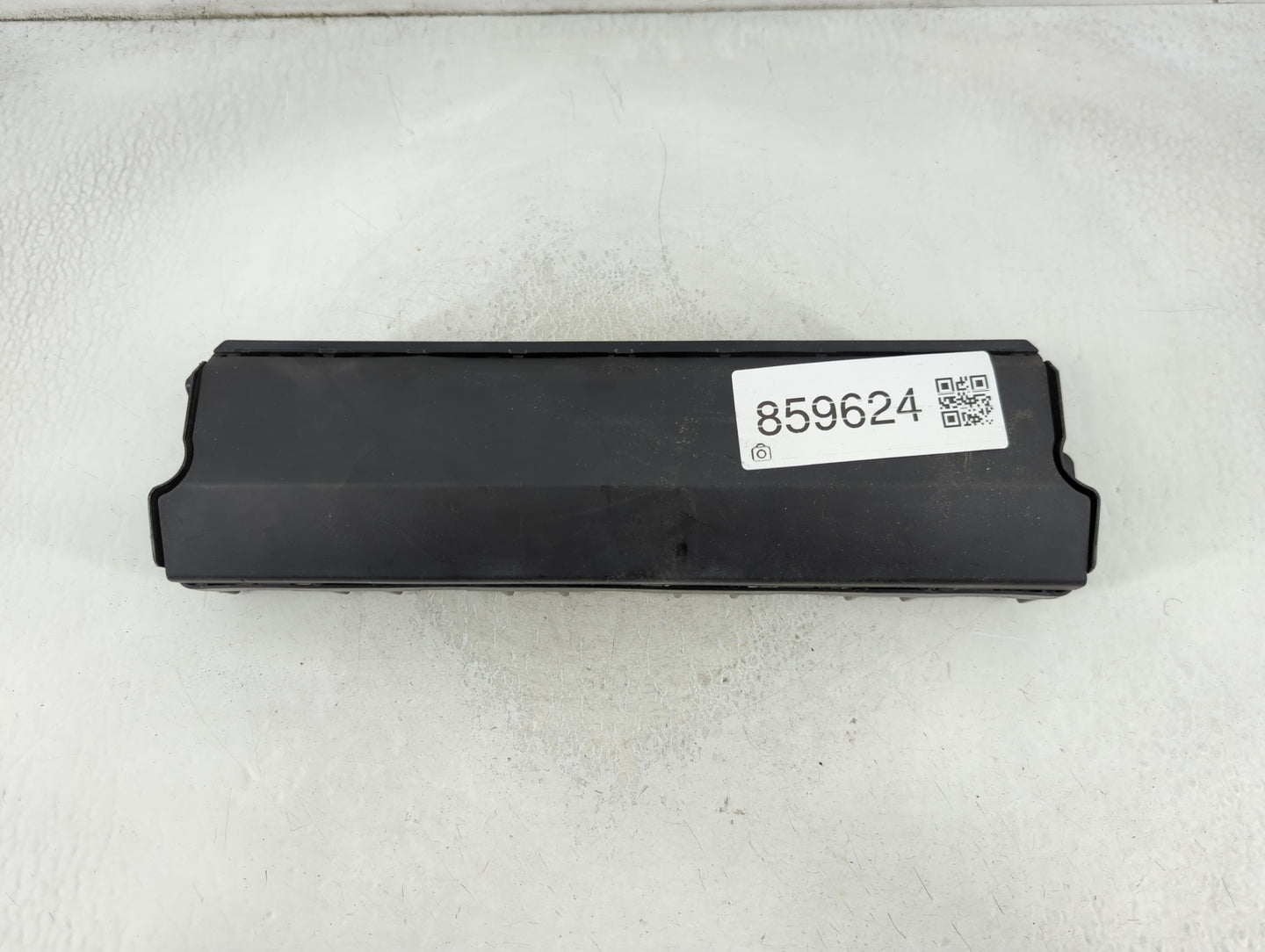2013-2017 Chevrolet Trax Air Bag Passenger Right Knee OEM P/N:95259945 Fits Fits 2013 2014 2015 2016 2017 OEM Used Auto Parts - Oemusedautoparts1.com