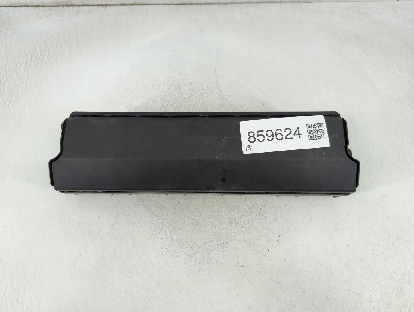 2013-2017 Chevrolet Trax Air Bag Passenger Right Knee OEM P/N:95259945 Fits Fits 2013 2014 2015 2016 2017 OEM Used Auto Parts - Oemusedautoparts1.com