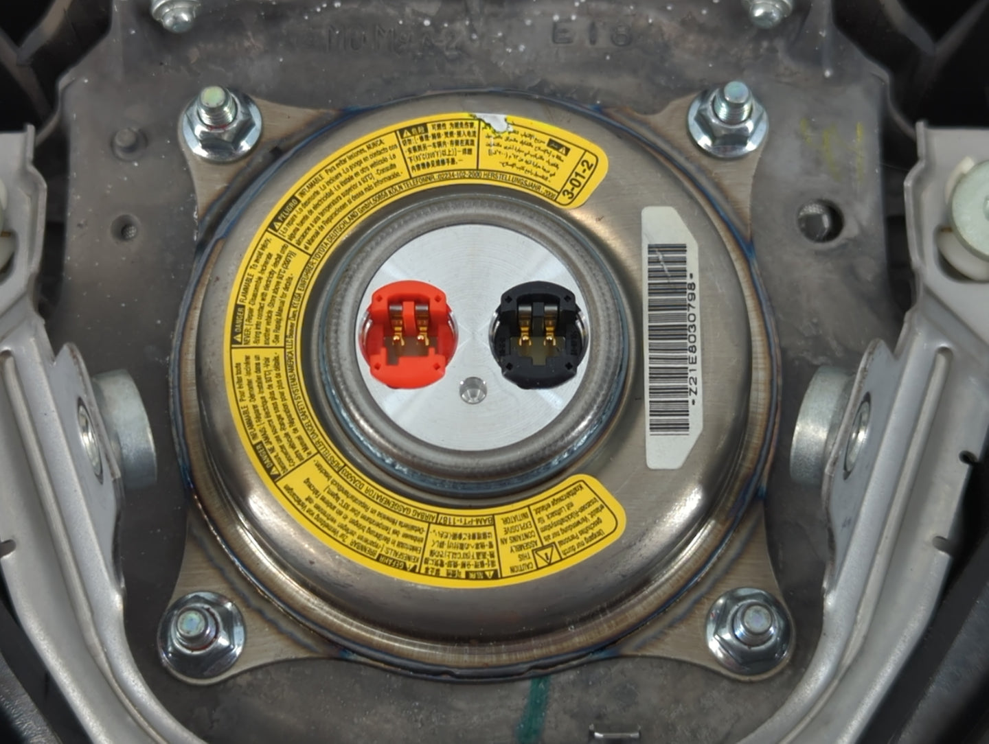 2007-2009 Lexus Rx350 Air Bag Driver Left Steering Wheel Mounted Fits Fits 2004 2005 2006 2007 2008 2009 OEM Used Auto Parts - Oemusedautoparts1.com