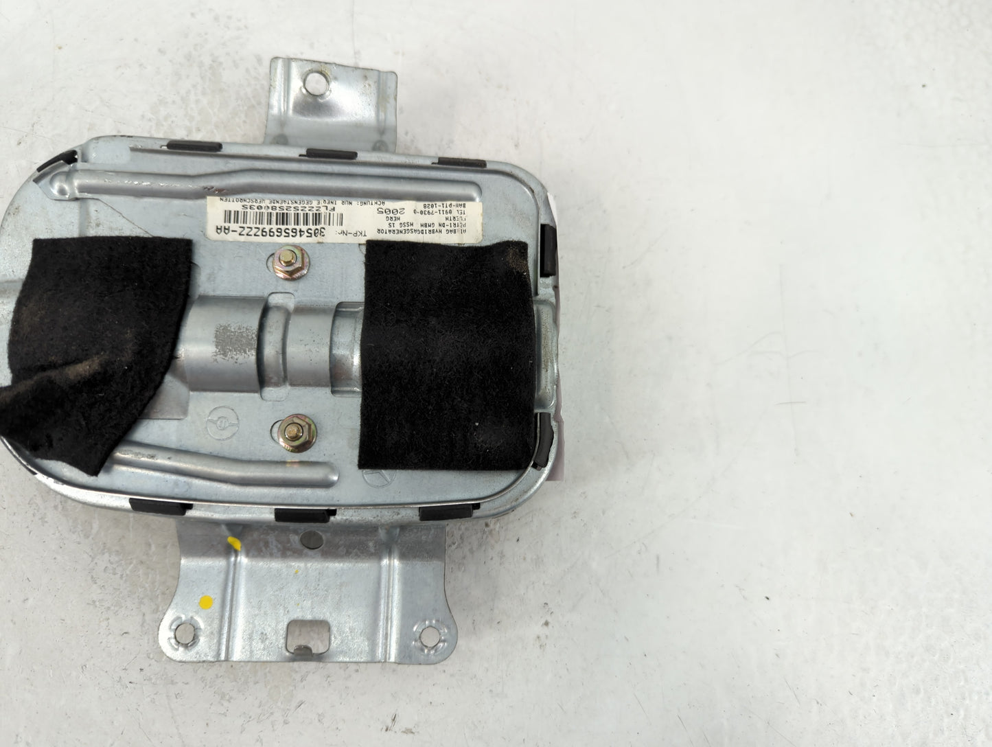 2004-2008 Chrysler Crossfire Air Bag Driver Left Steering Wheel Mounted P/N:305465699ZZZ Fits Fits 2004 2005 2006 2007 2008 OEM Used Auto Parts