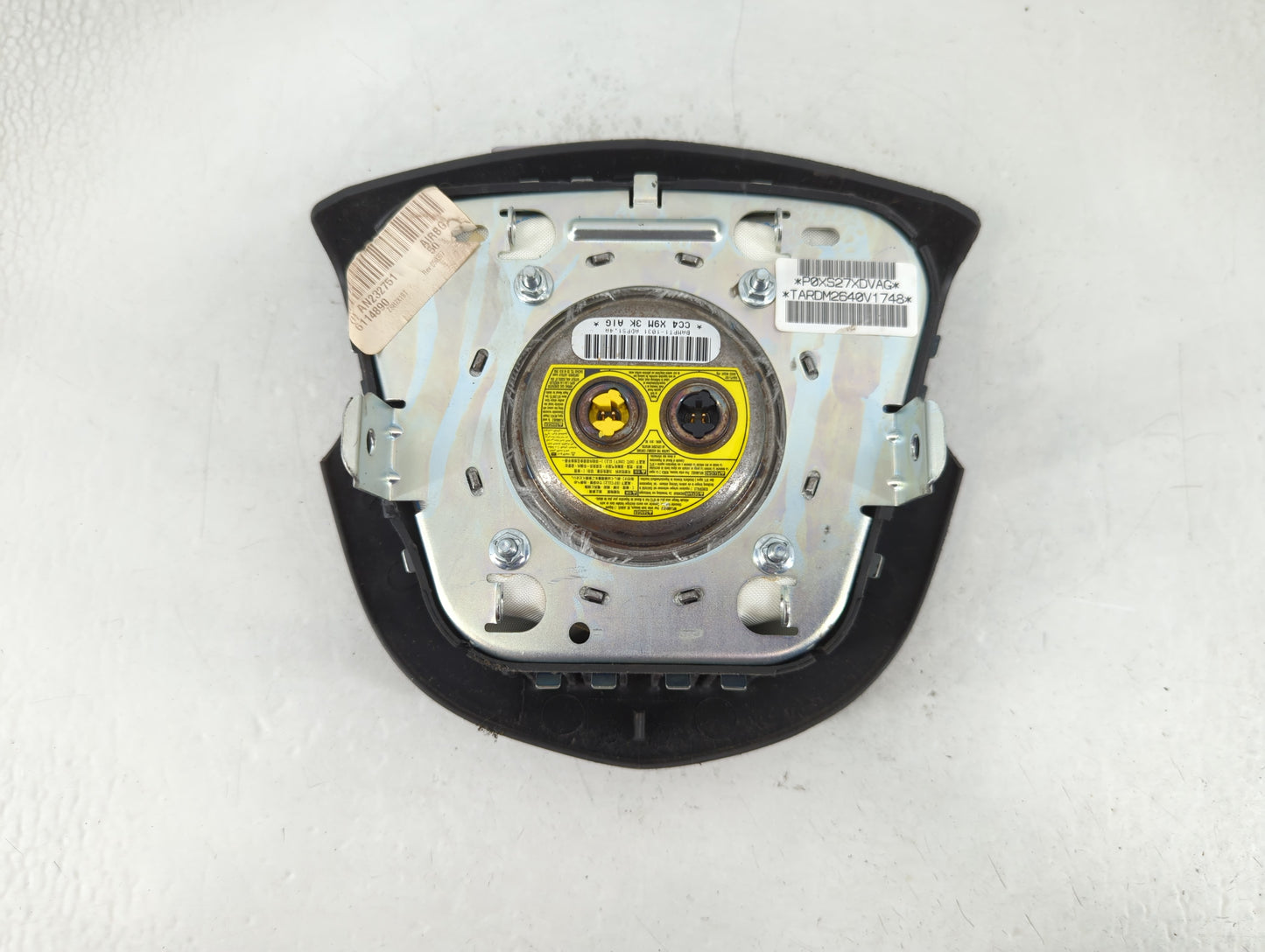 2010 Chrysler Sebring Air Bag Driver Left Steering Wheel Mounted P/N:BAMPT1-1031 Fits OEM Used Auto Parts - Oemusedautoparts1.com